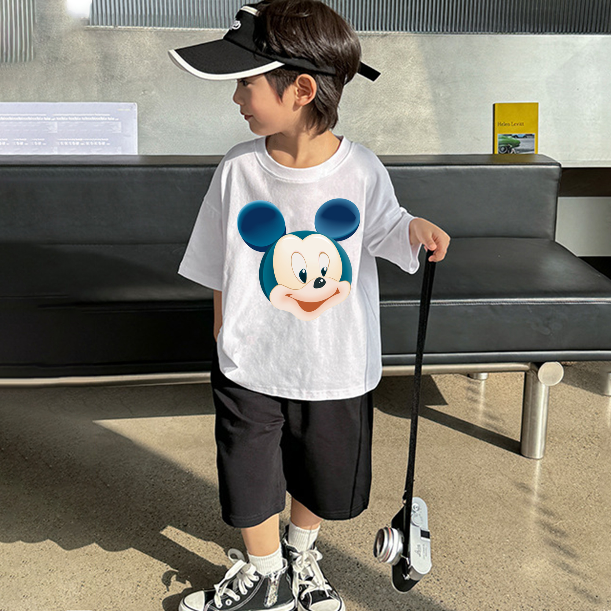 ミッキーマウス Mickey Mouse 綿100％キッズTシャツ（フロントプリント）