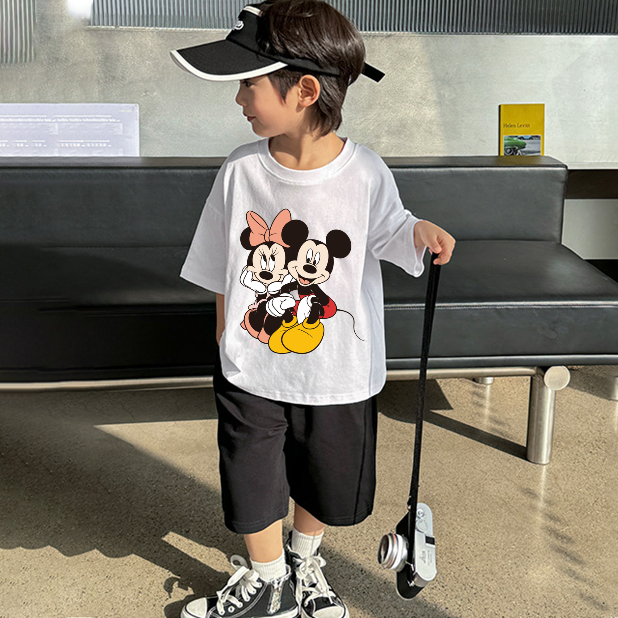 ミッキーマウス Mickey Mouse 綿100％キッズTシャツ（フロントプリント）