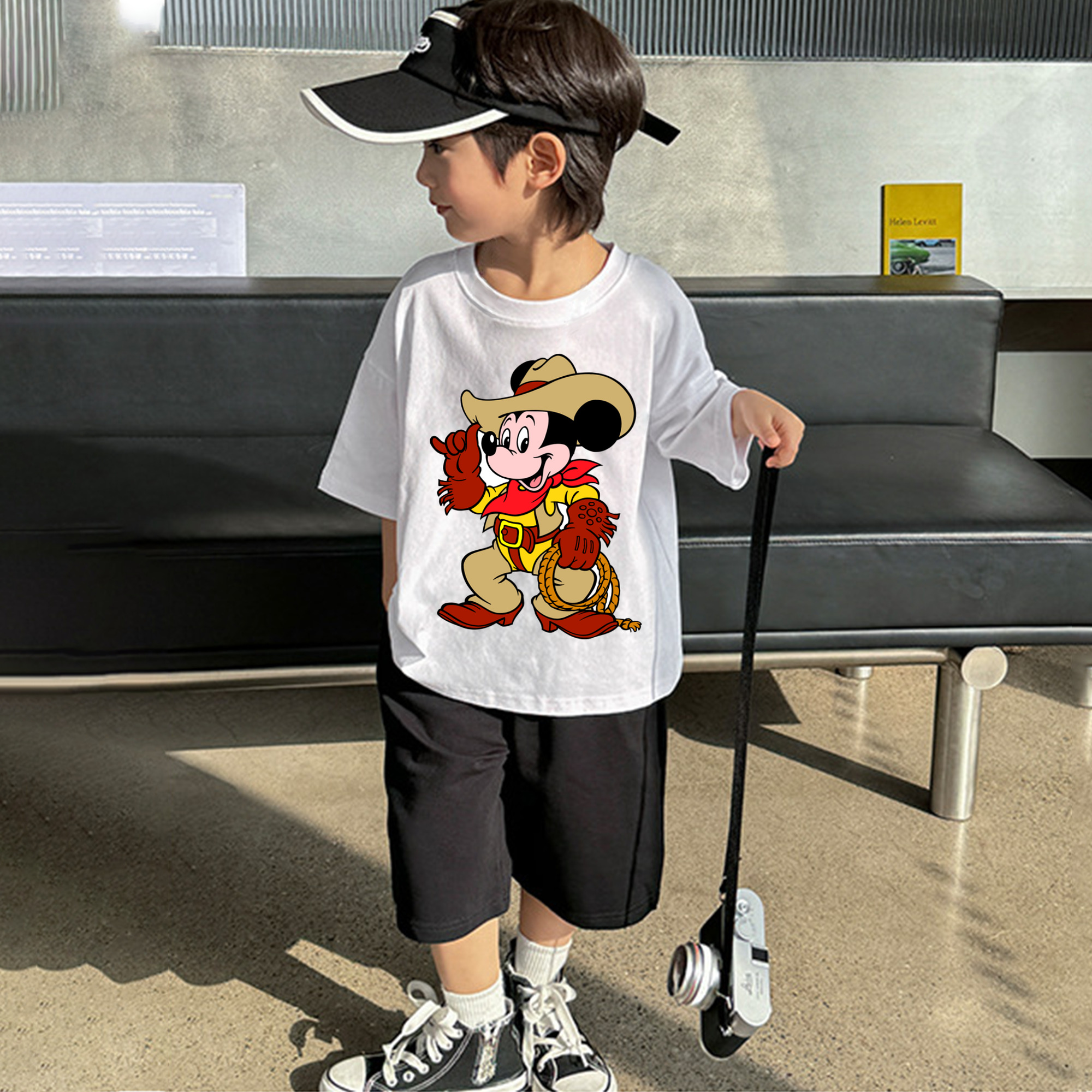 ミッキーマウス Mickey Mouse 綿100％キッズTシャツ（フロントプリント）