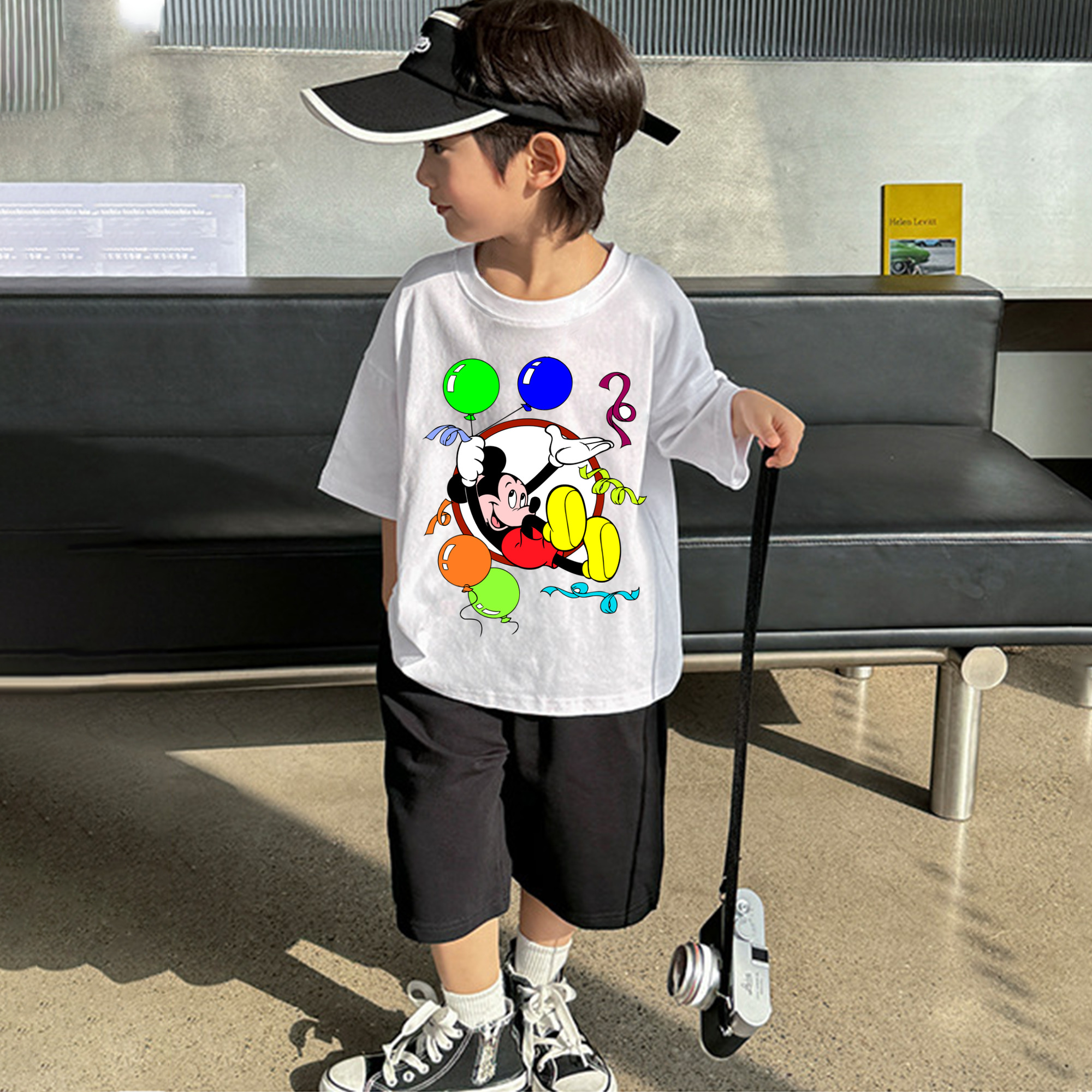 ミッキーマウス Mickey Mouse 綿100％キッズTシャツ（フロントプリント）