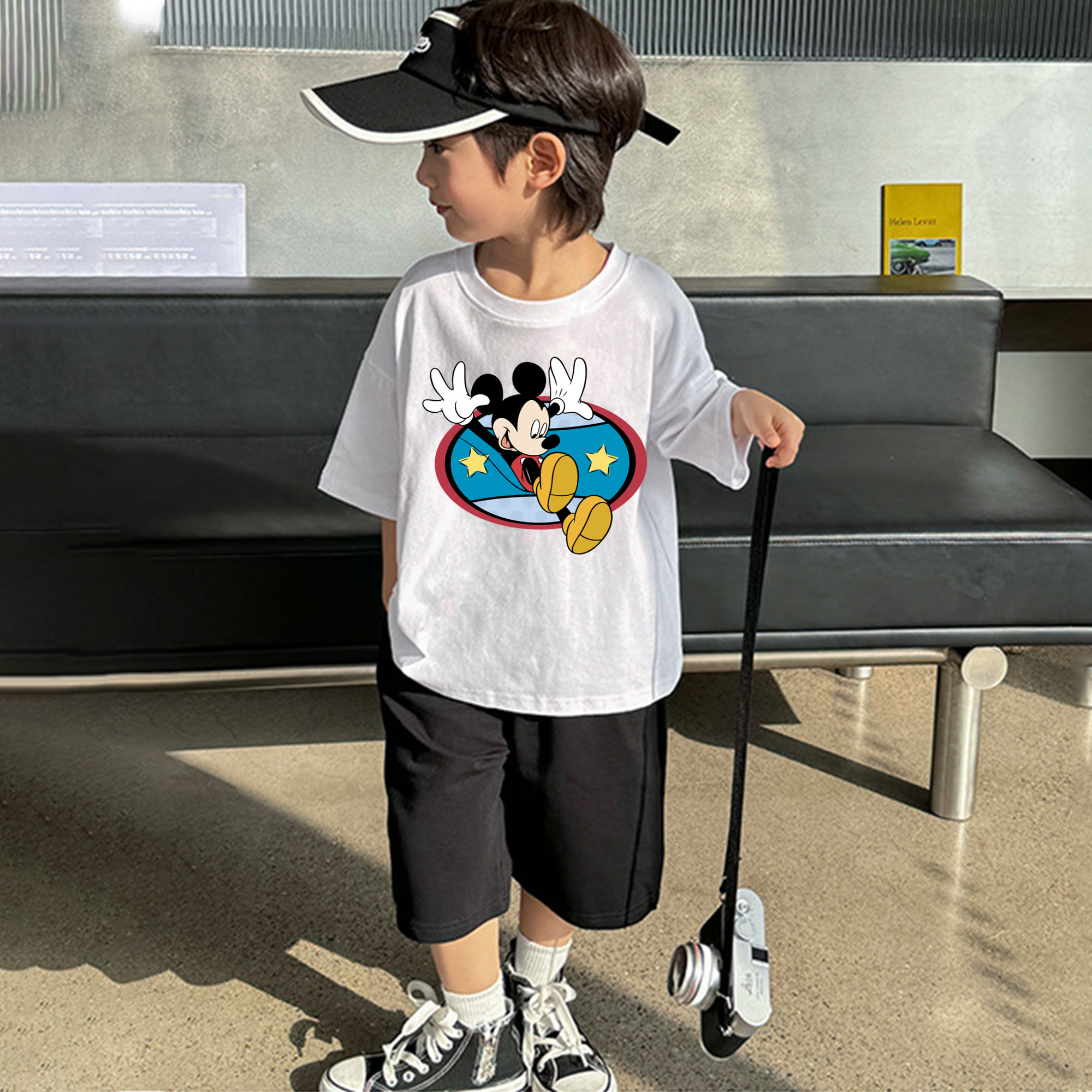 ミッキーマウス Mickey Mouse 綿100％キッズTシャツ（フロントプリント）