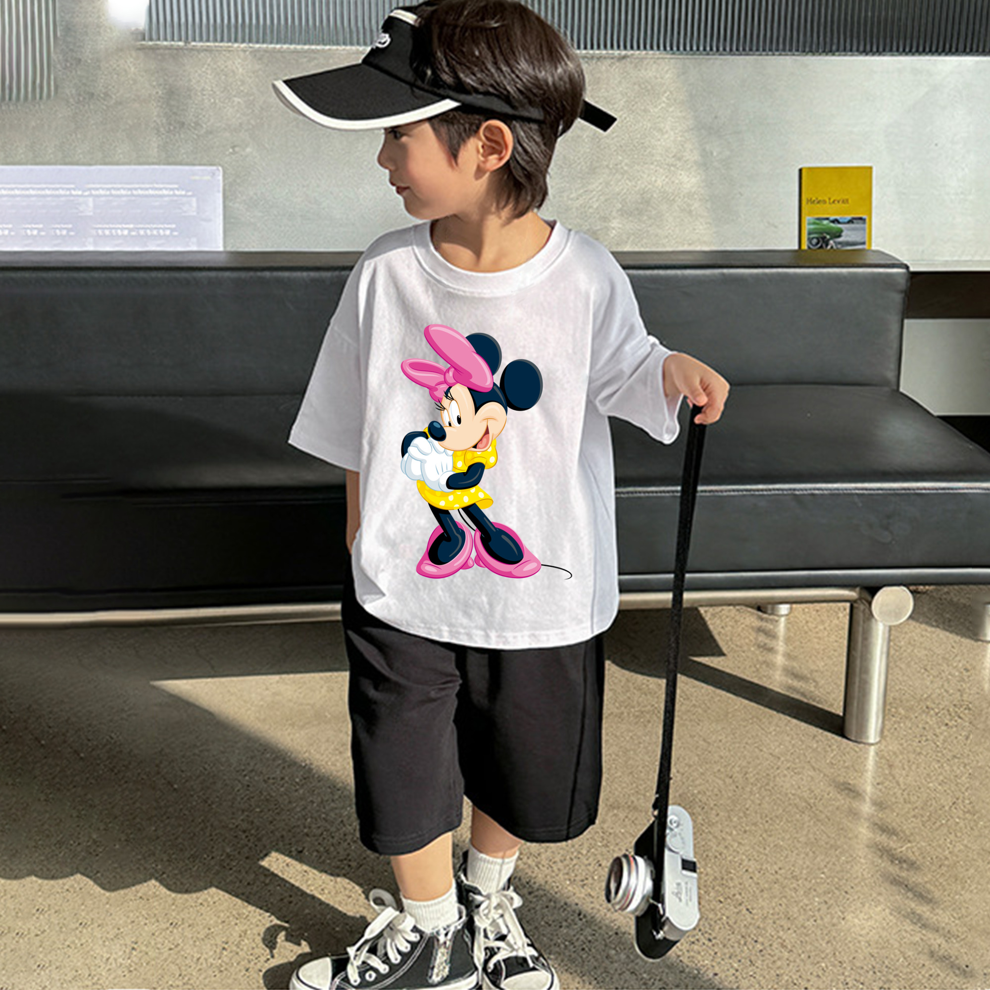 ミッキーマウス Mickey Mouse 綿100％キッズTシャツ（フロントプリント）