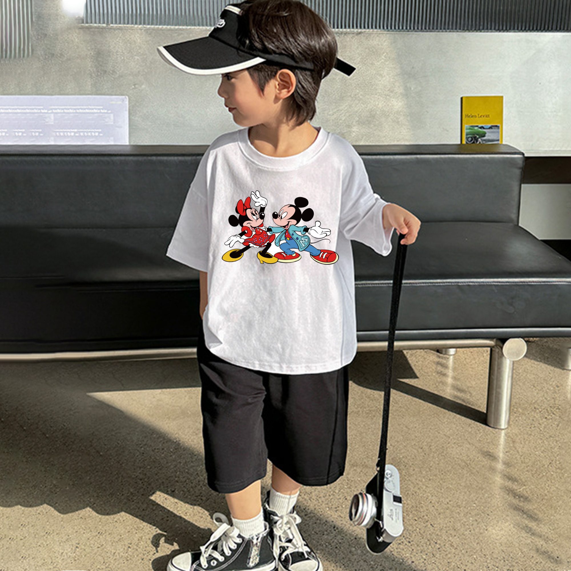 ミッキーマウス Mickey Mouse 綿100％キッズTシャツ（フロントプリント）