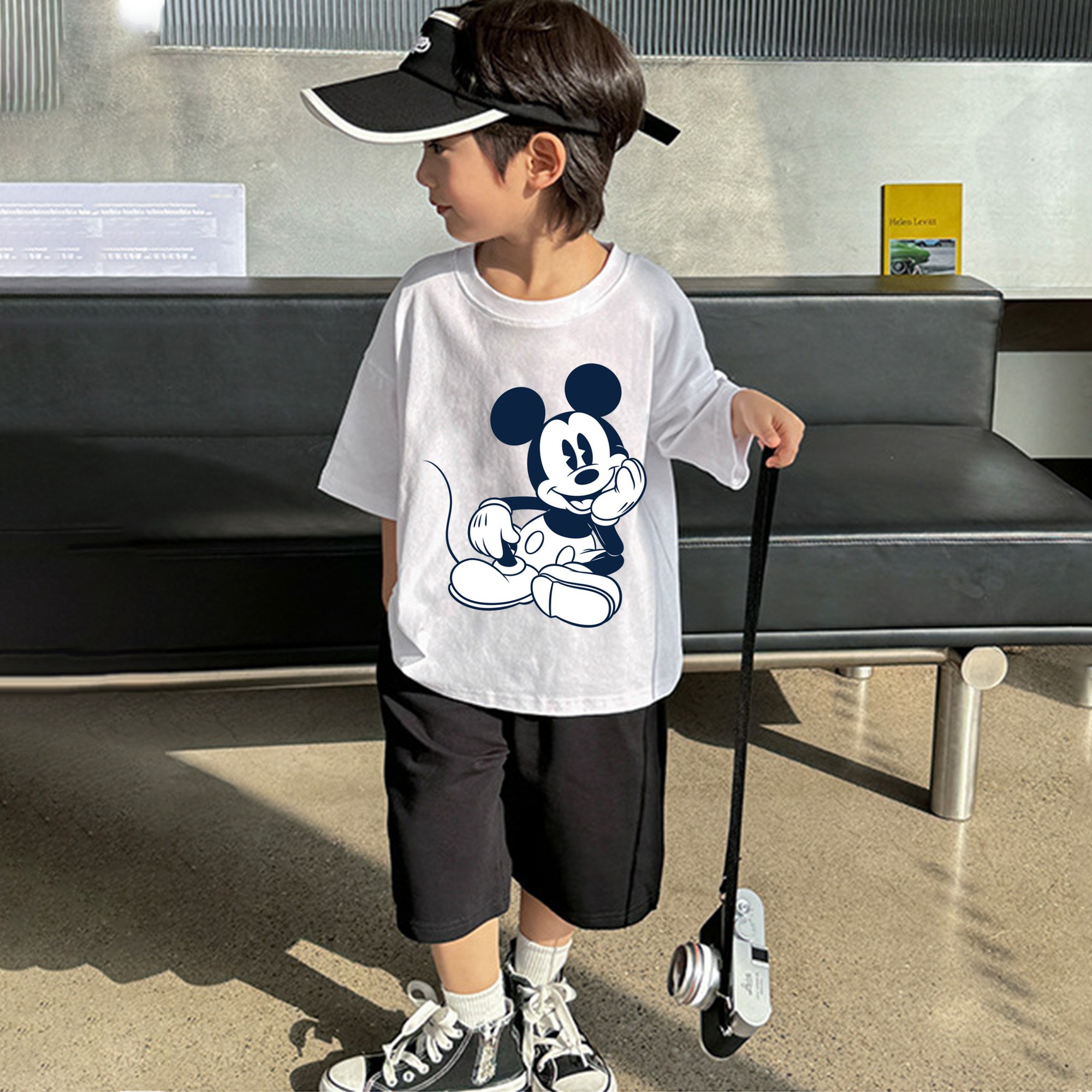 ミッキーマウス Mickey Mouse 綿100％キッズTシャツ（フロントプリント）