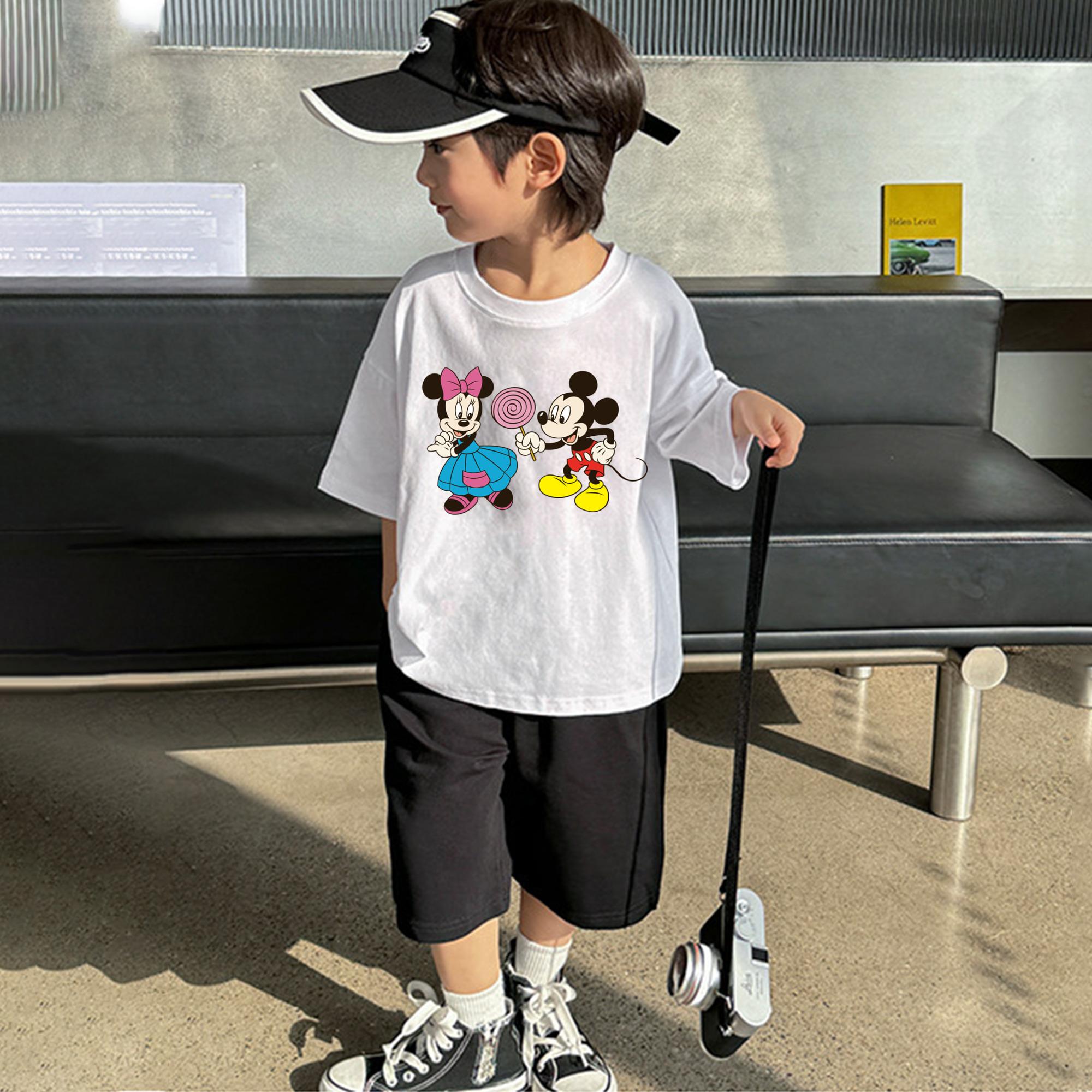 ミッキーマウス Mickey Mouse 綿100％キッズTシャツ（フロントプリント）