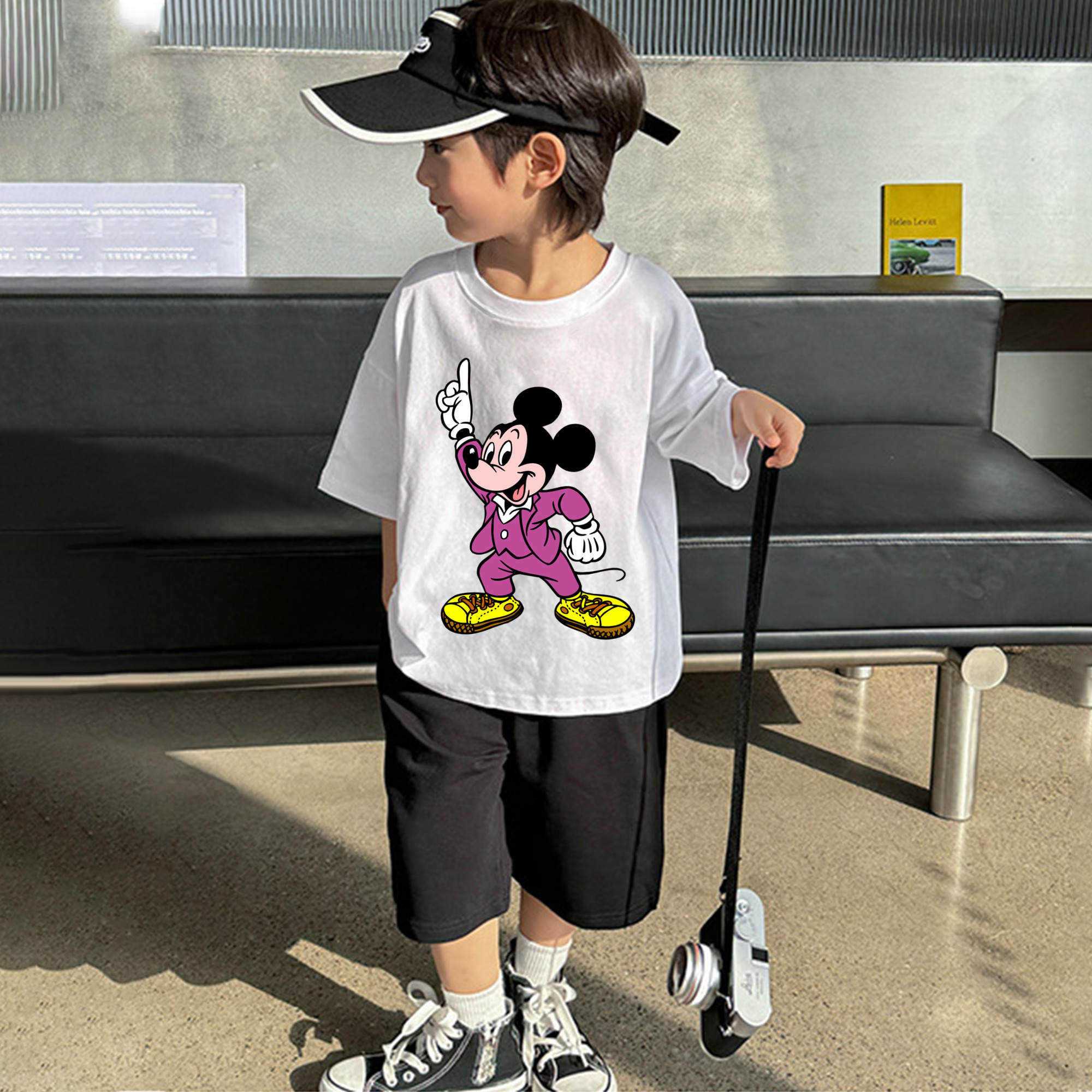 ミッキーマウス Mickey Mouse 綿100％キッズTシャツ（フロントプリント）