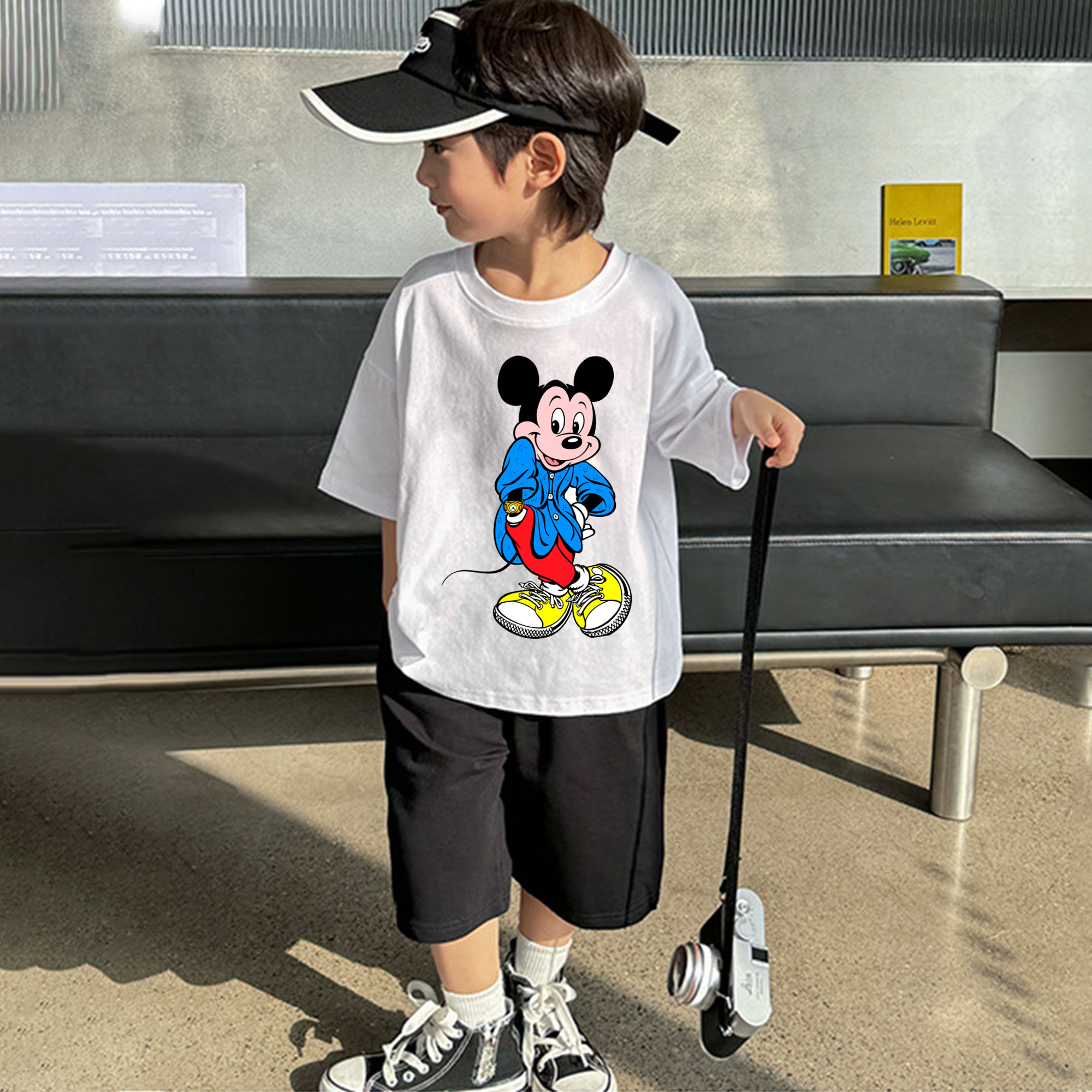 ミッキーマウス Mickey Mouse 綿100％キッズTシャツ（フロントプリント）