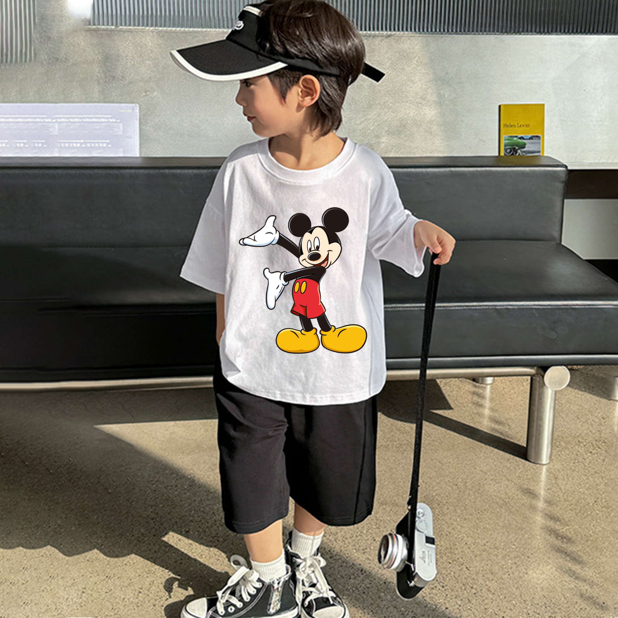 ミッキーマウス Mickey Mouse 綿100％キッズTシャツ（フロントプリント）