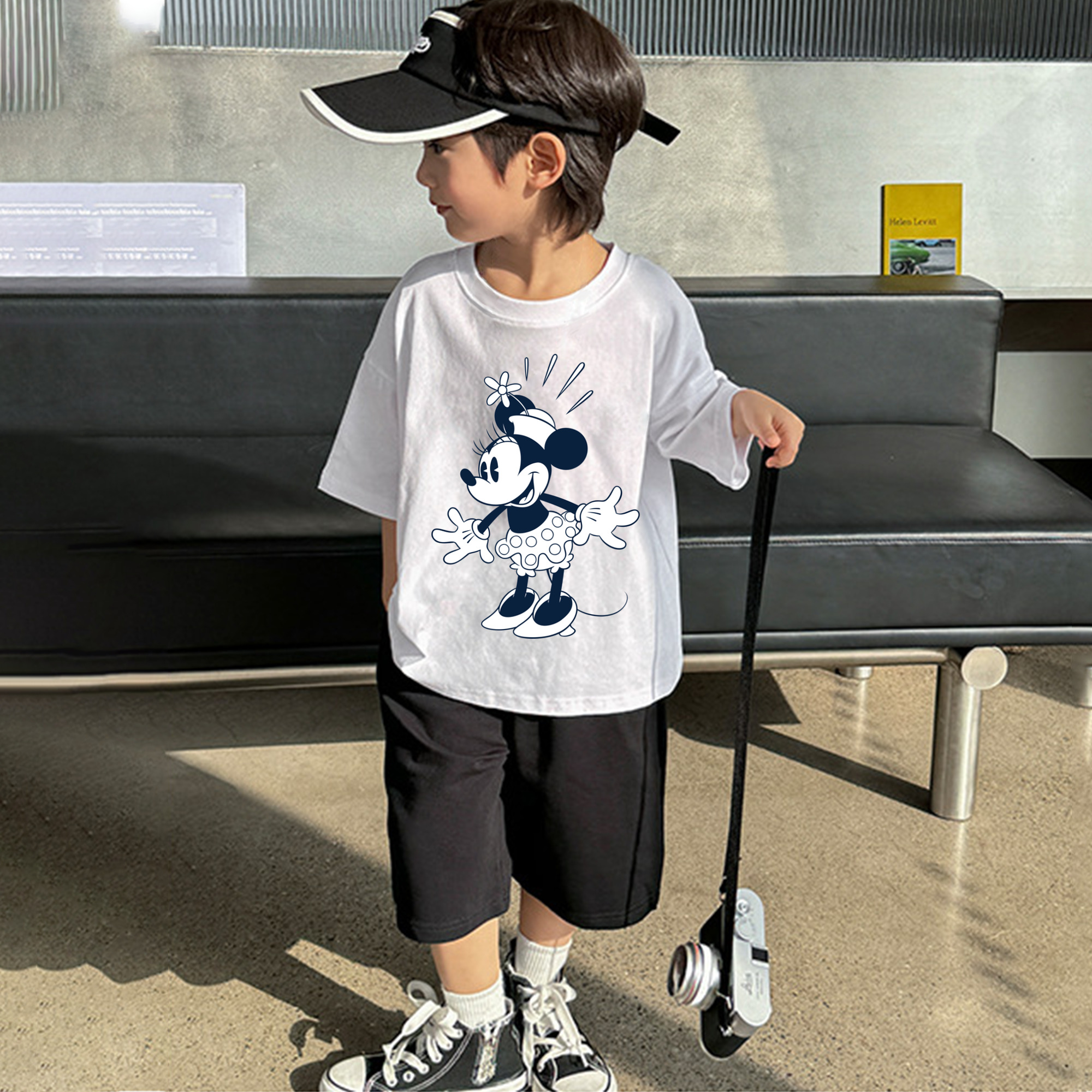 ミッキーマウス Mickey Mouse 綿100％キッズTシャツ（フロントプリント）