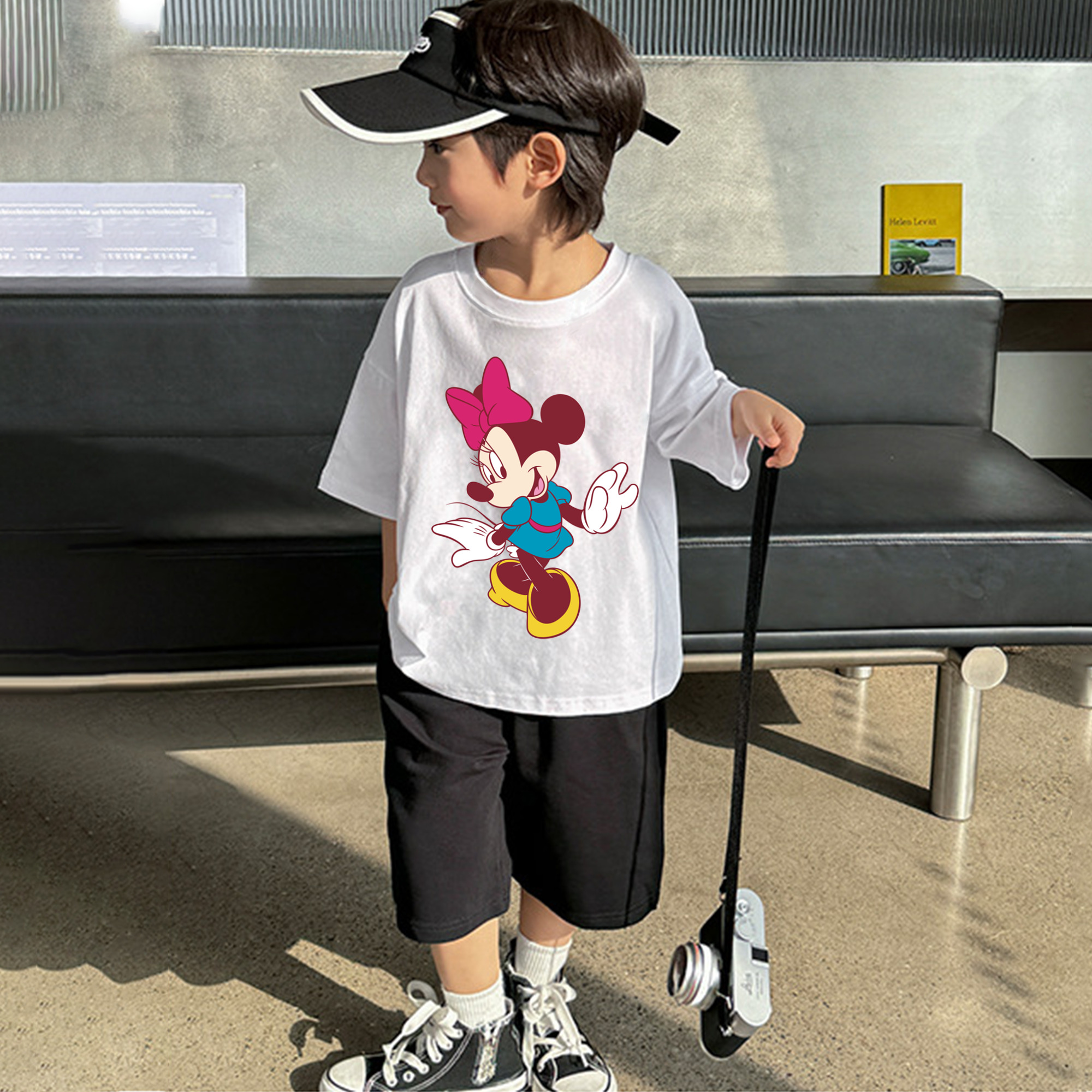 ミッキーマウス Mickey Mouse 綿100％キッズTシャツ（フロントプリント）