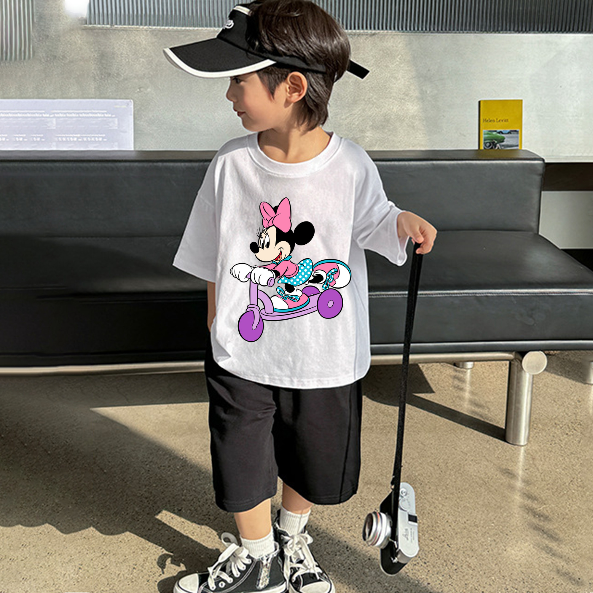 ミッキーマウス Mickey Mouse 綿100％キッズTシャツ（フロントプリント）