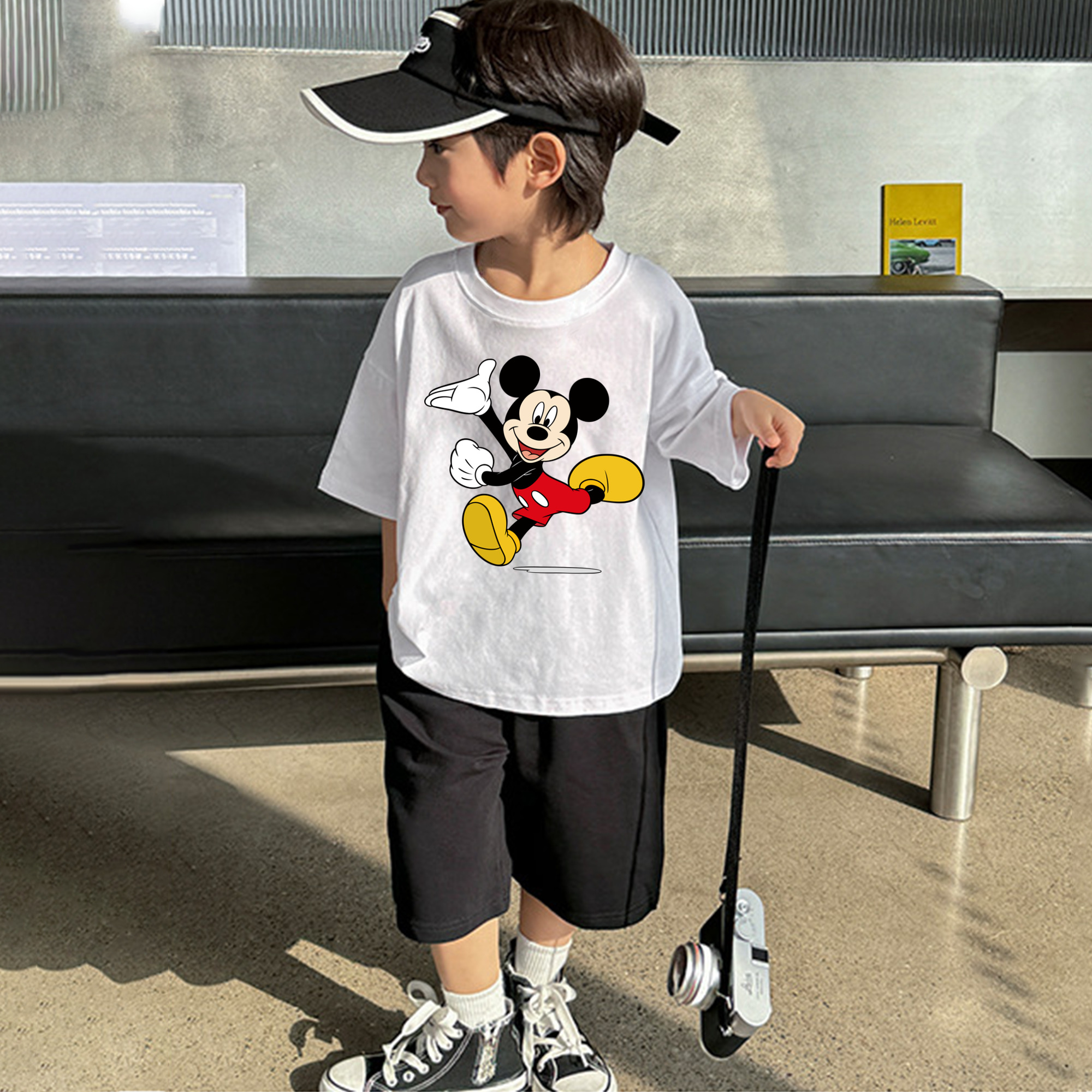 ミッキーマウス Mickey Mouse 綿100％キッズTシャツ（フロントプリント）