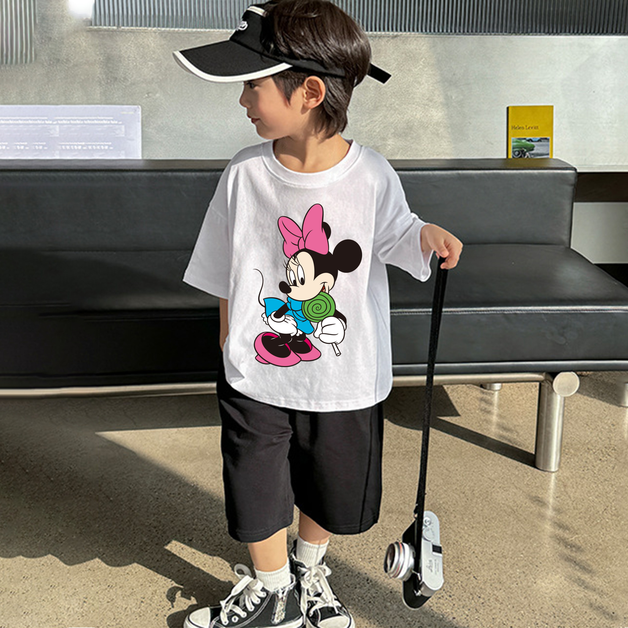 ミッキーマウス Mickey Mouse 綿100％キッズTシャツ（フロントプリント）