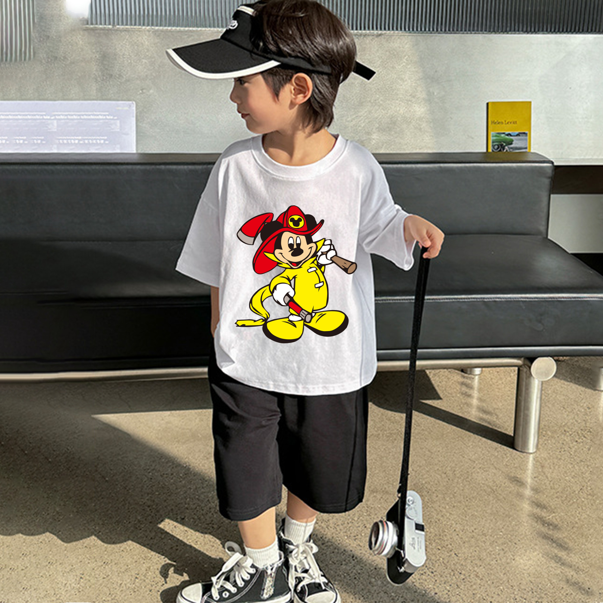 ミッキーマウス Mickey Mouse 綿100％キッズTシャツ（フロントプリント）