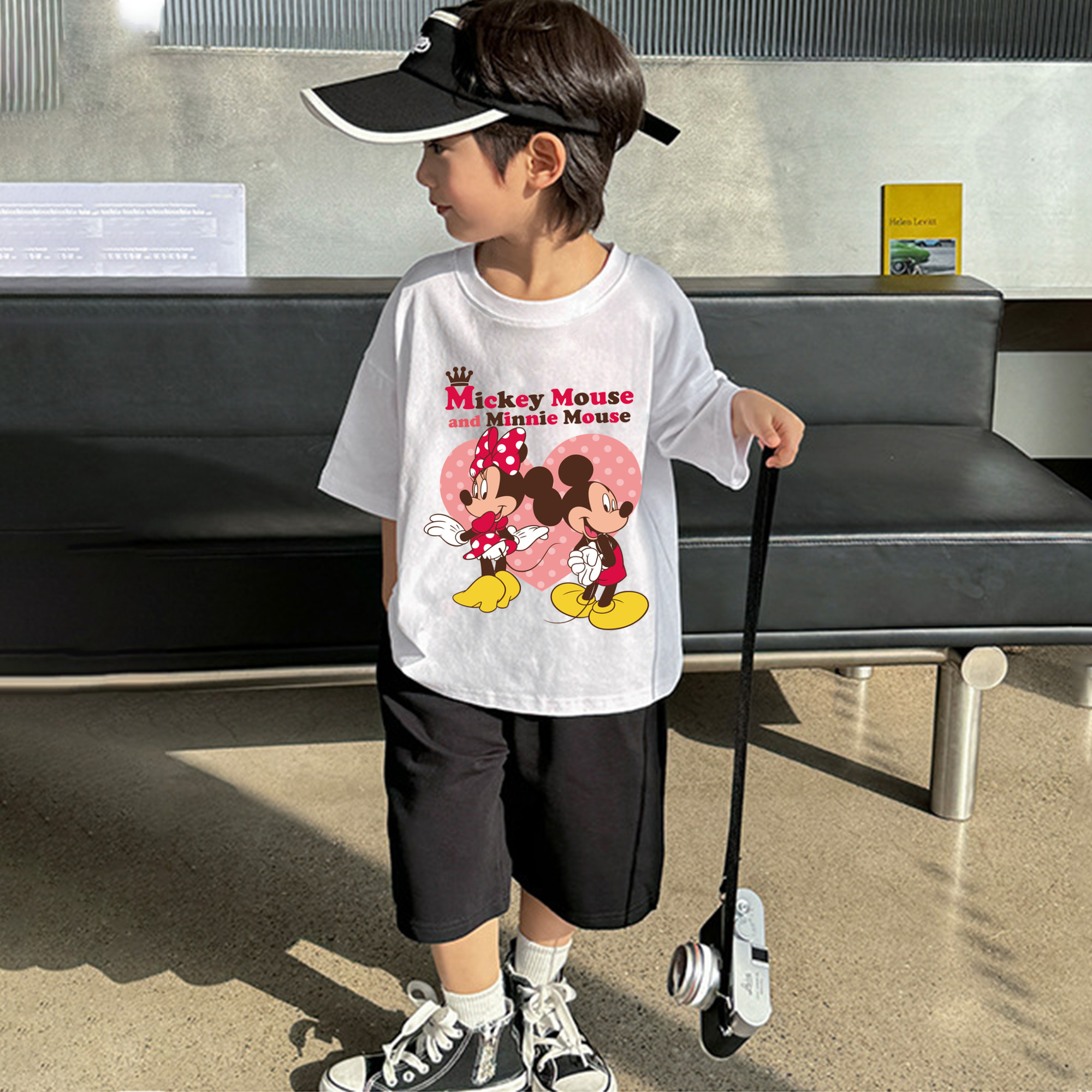 ミッキーマウス Mickey Mouse 綿100％キッズTシャツ（フロントプリント）