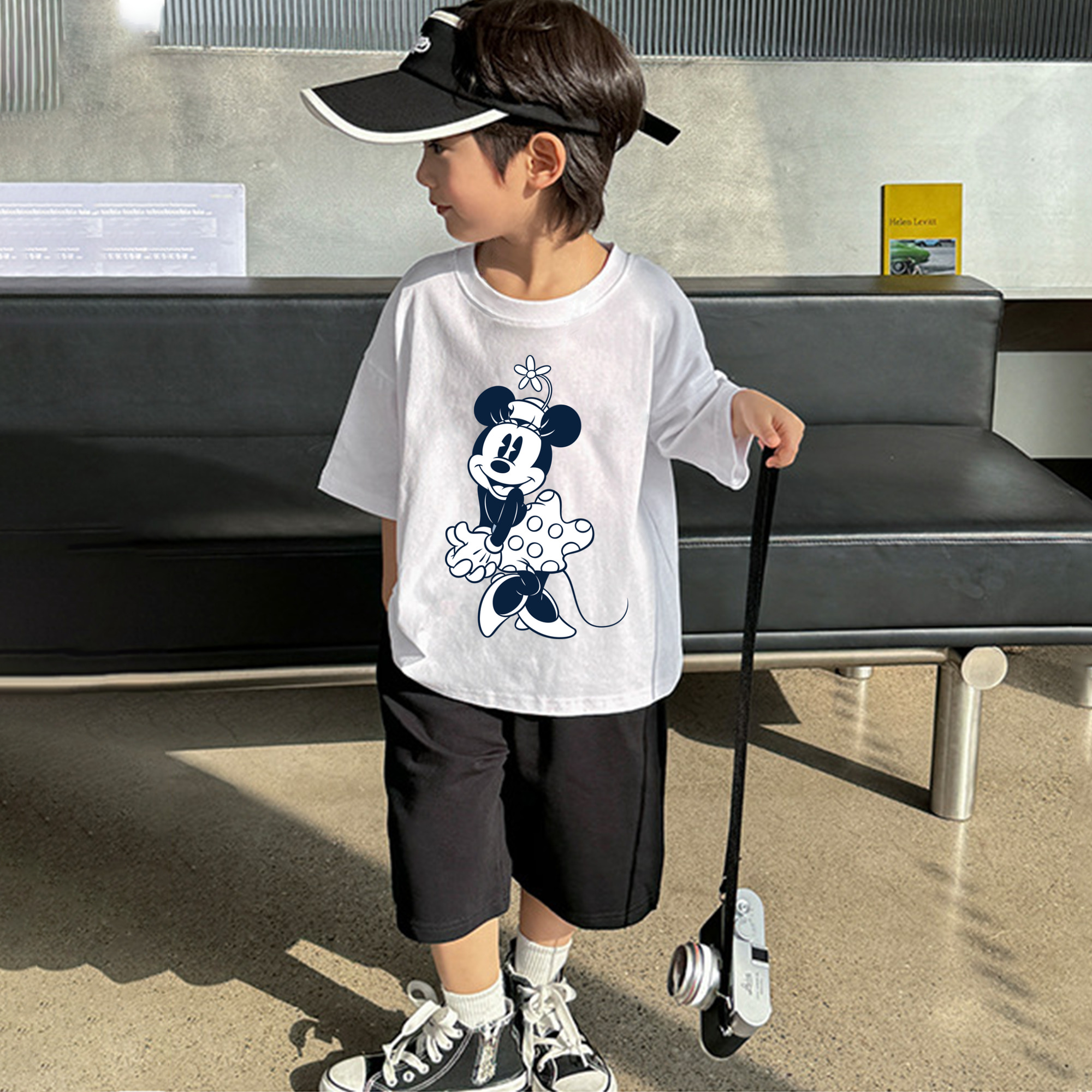 ミッキーマウス Mickey Mouse 綿100％キッズTシャツ（フロントプリント）