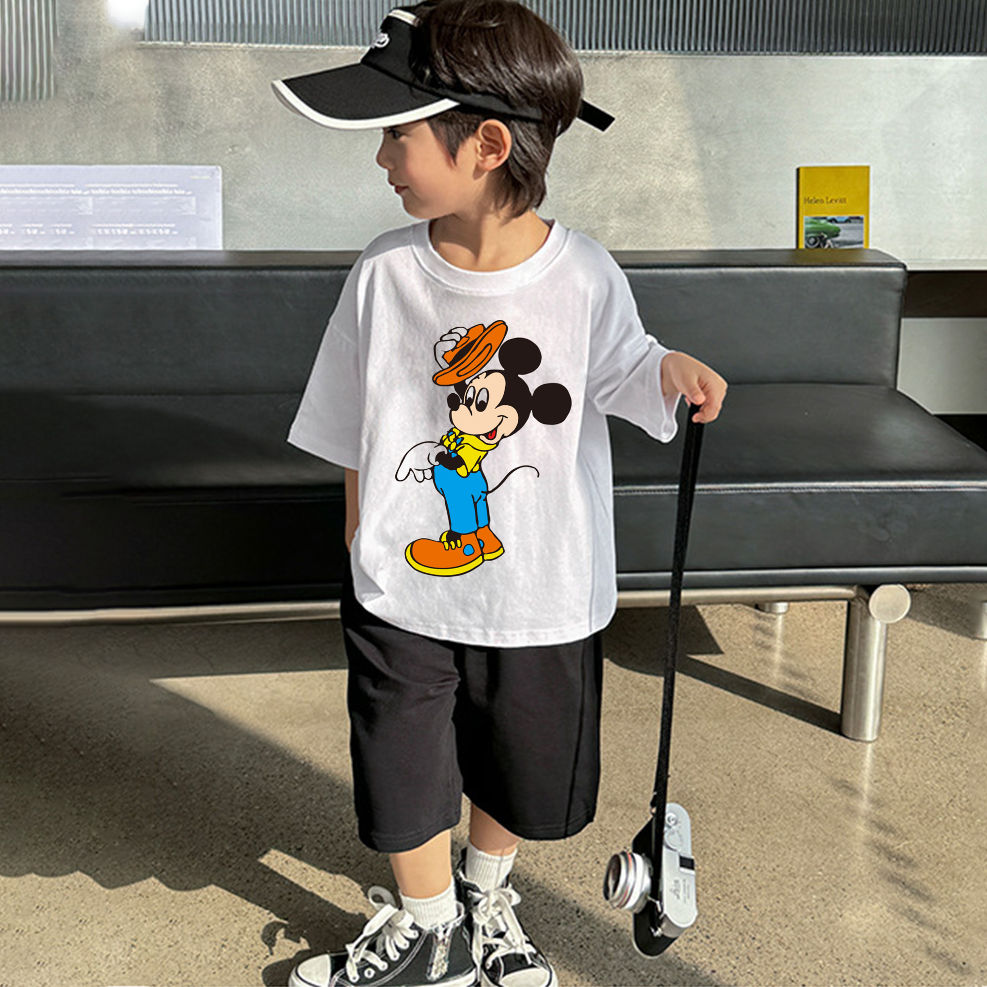 ミッキーマウス Mickey Mouse 綿100％キッズTシャツ（フロントプリント）