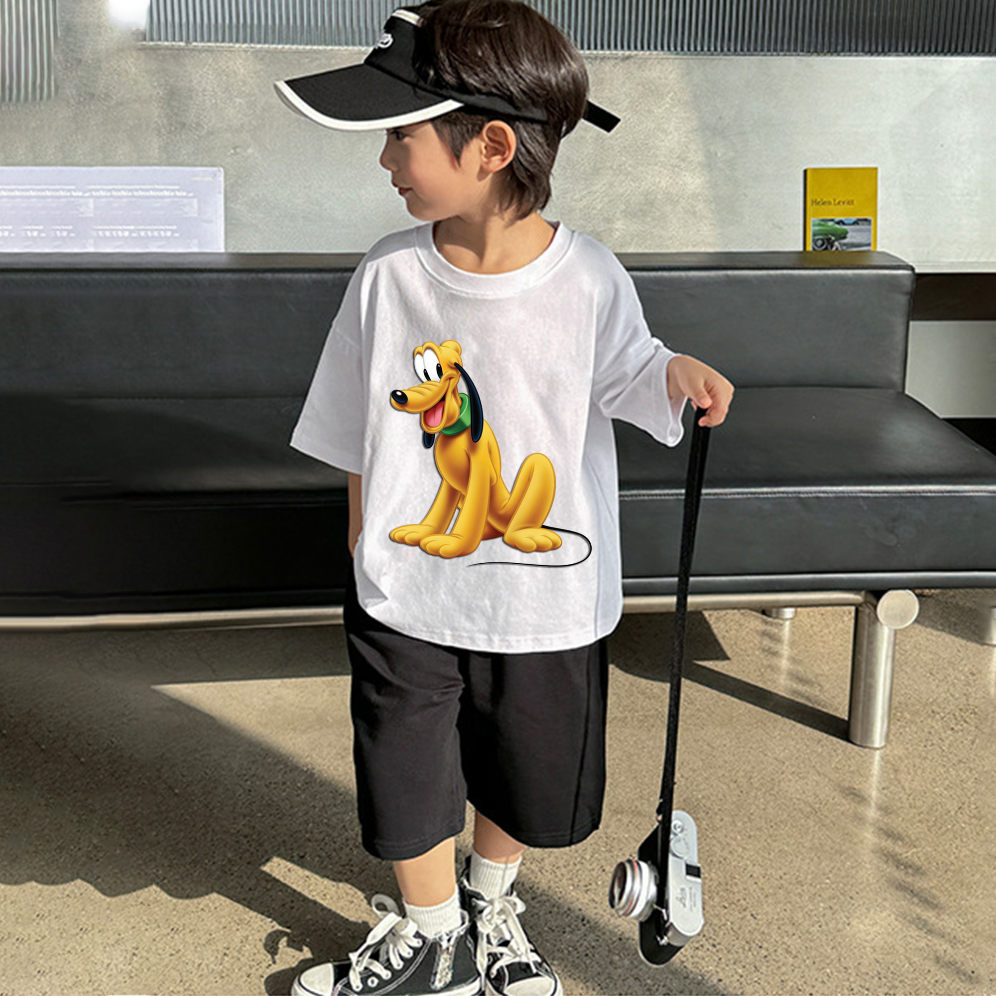 ミッキーマウス Mickey Mouse 綿100％キッズTシャツ（フロントプリント）