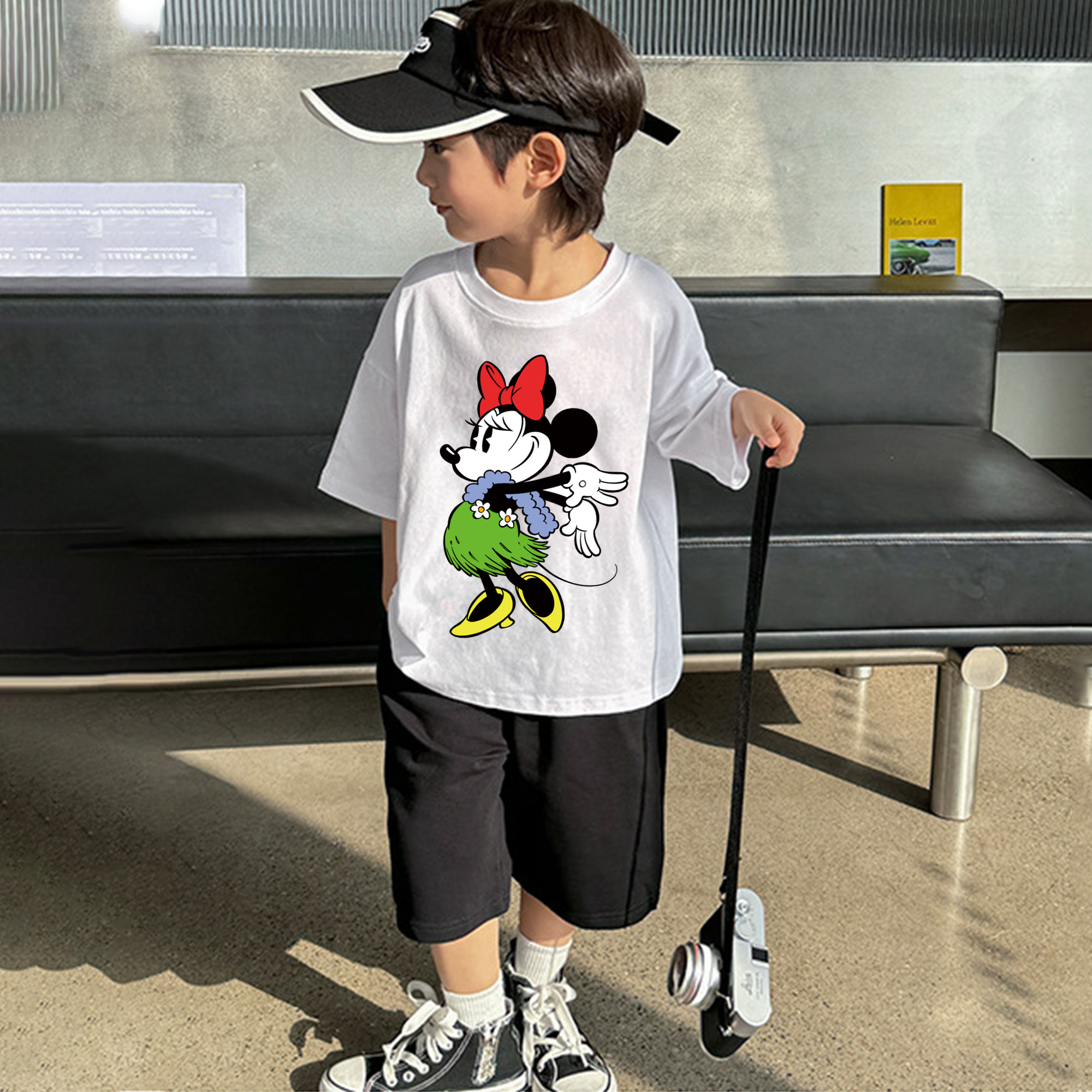 ミッキーマウス Mickey Mouse 綿100％キッズTシャツ（フロントプリント）