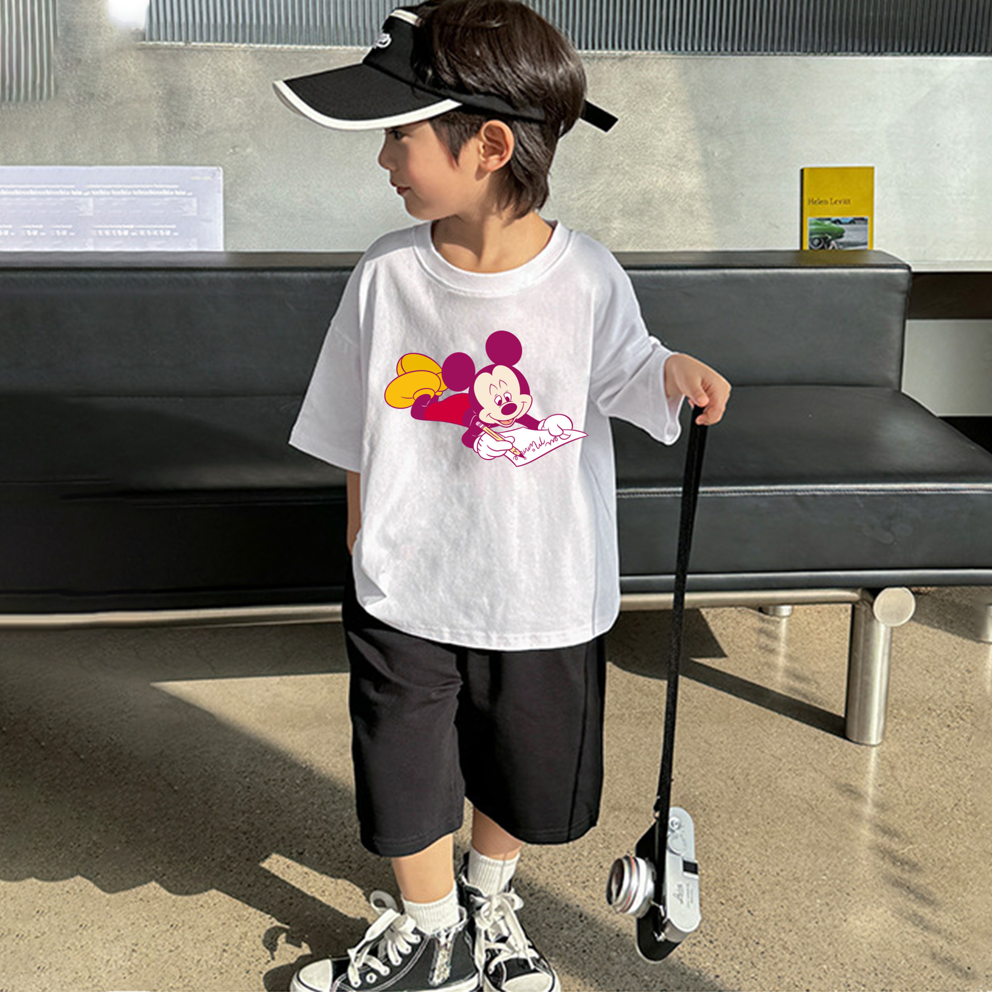 ミッキーマウス Mickey Mouse 綿100％キッズTシャツ（フロントプリント）