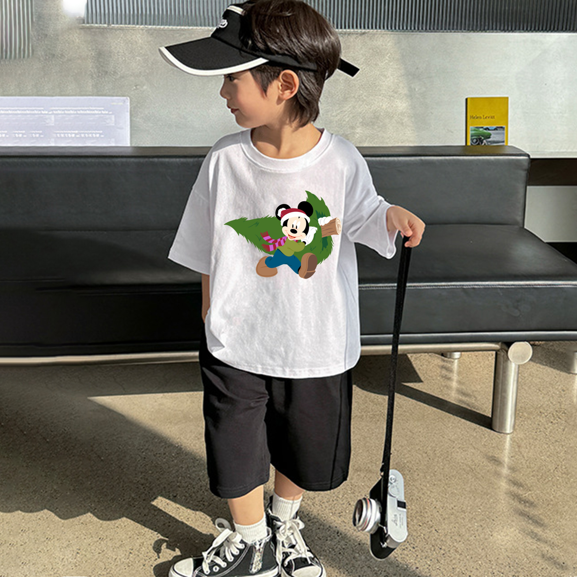 ミッキーマウス Mickey Mouse 綿100％キッズTシャツ（フロントプリント）