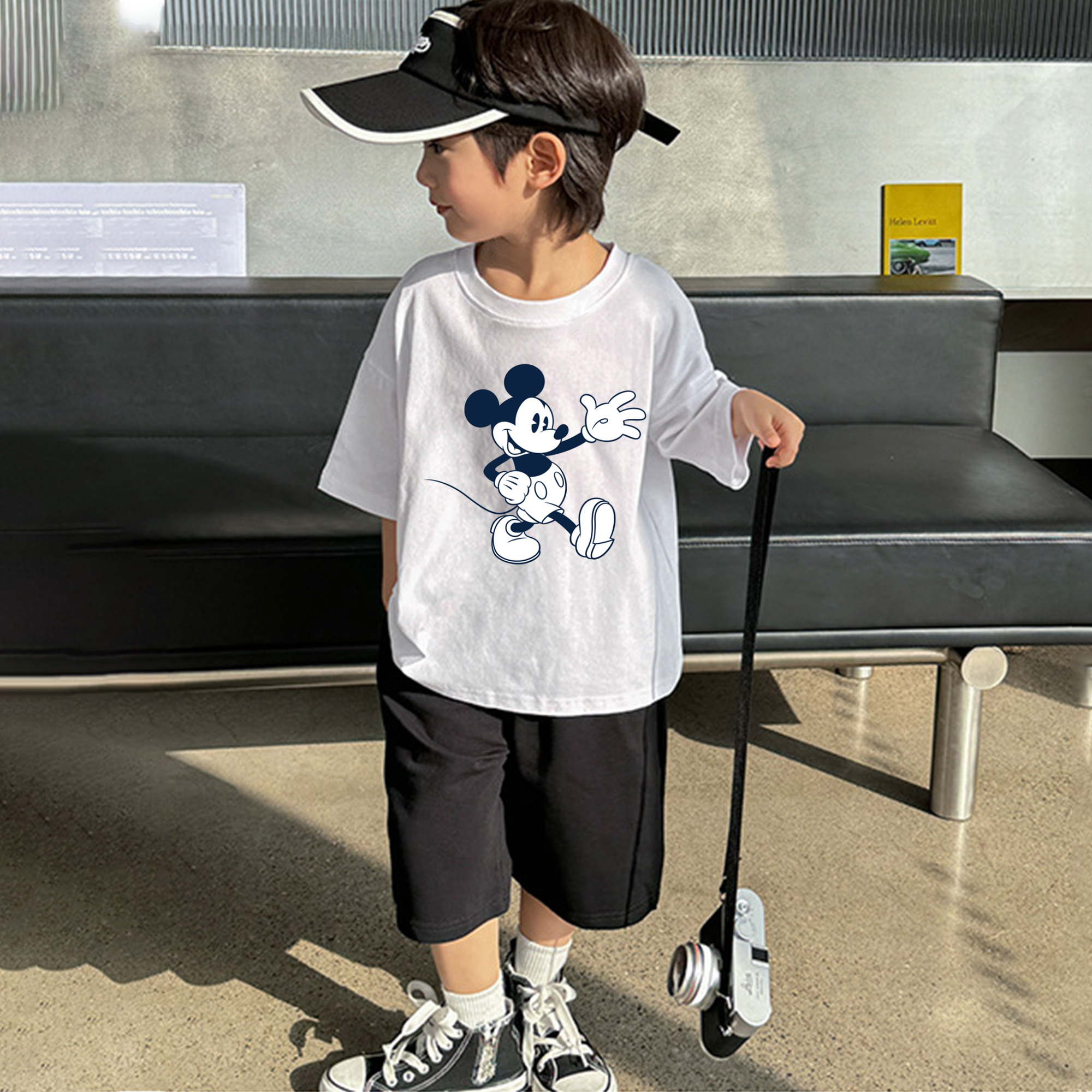 ミッキーマウス Mickey Mouse 綿100％キッズTシャツ（フロントプリント）