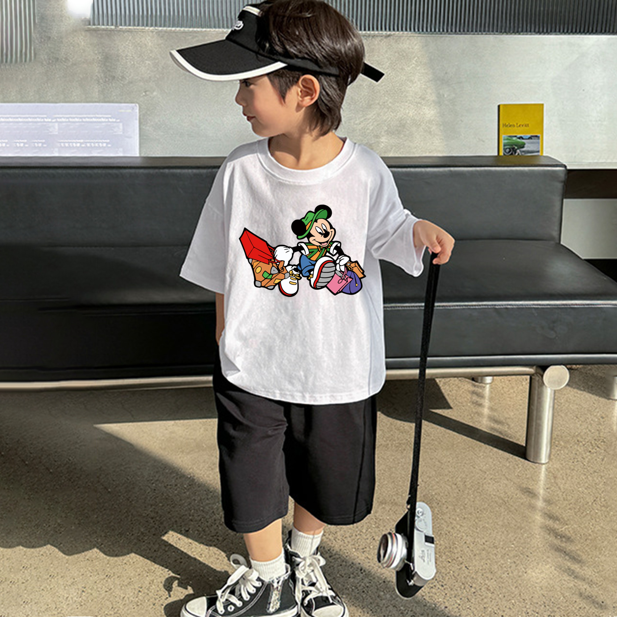 ミッキーマウス Mickey Mouse 綿100％キッズTシャツ（フロントプリント）