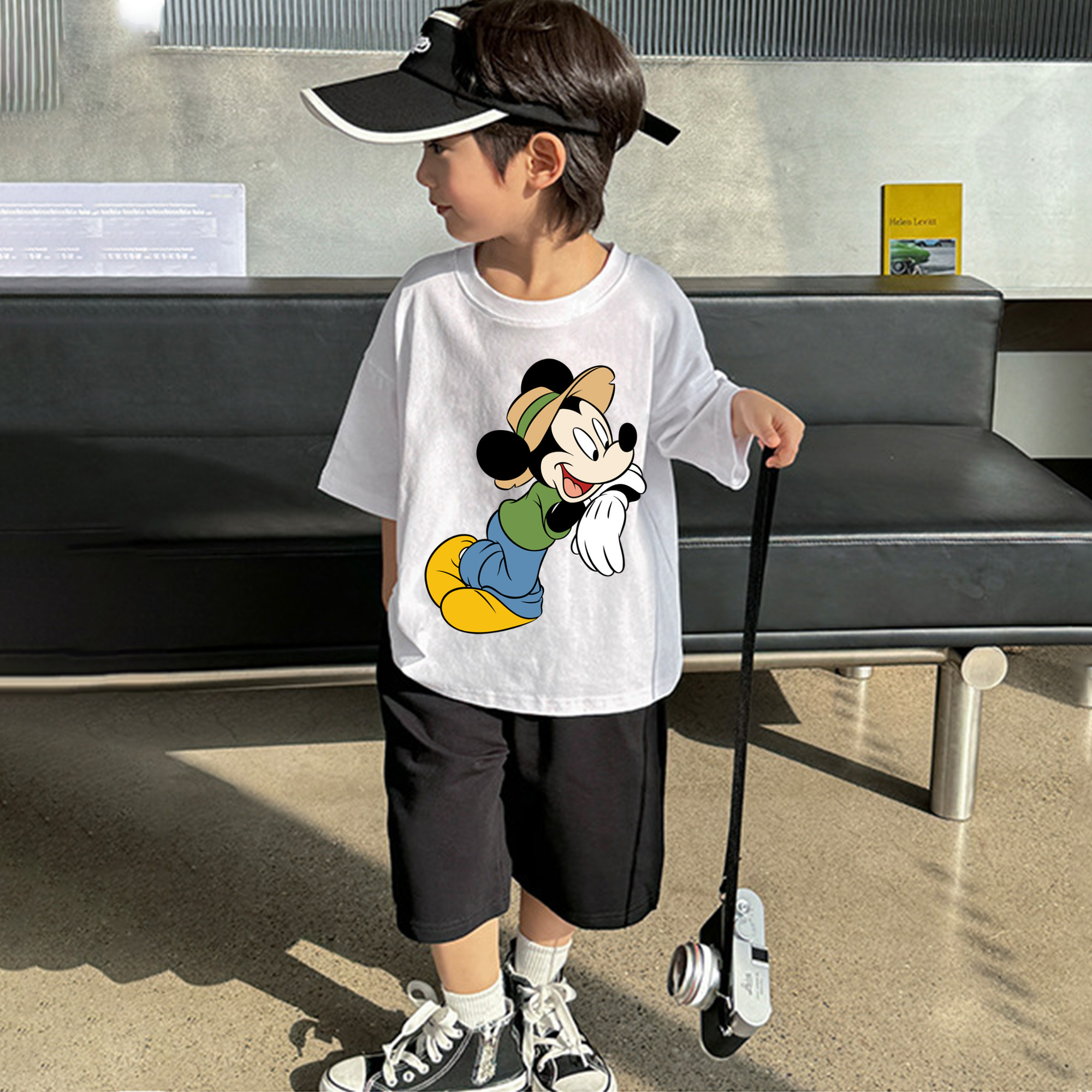 ミッキーマウス Mickey Mouse 綿100％キッズTシャツ（フロントプリント）