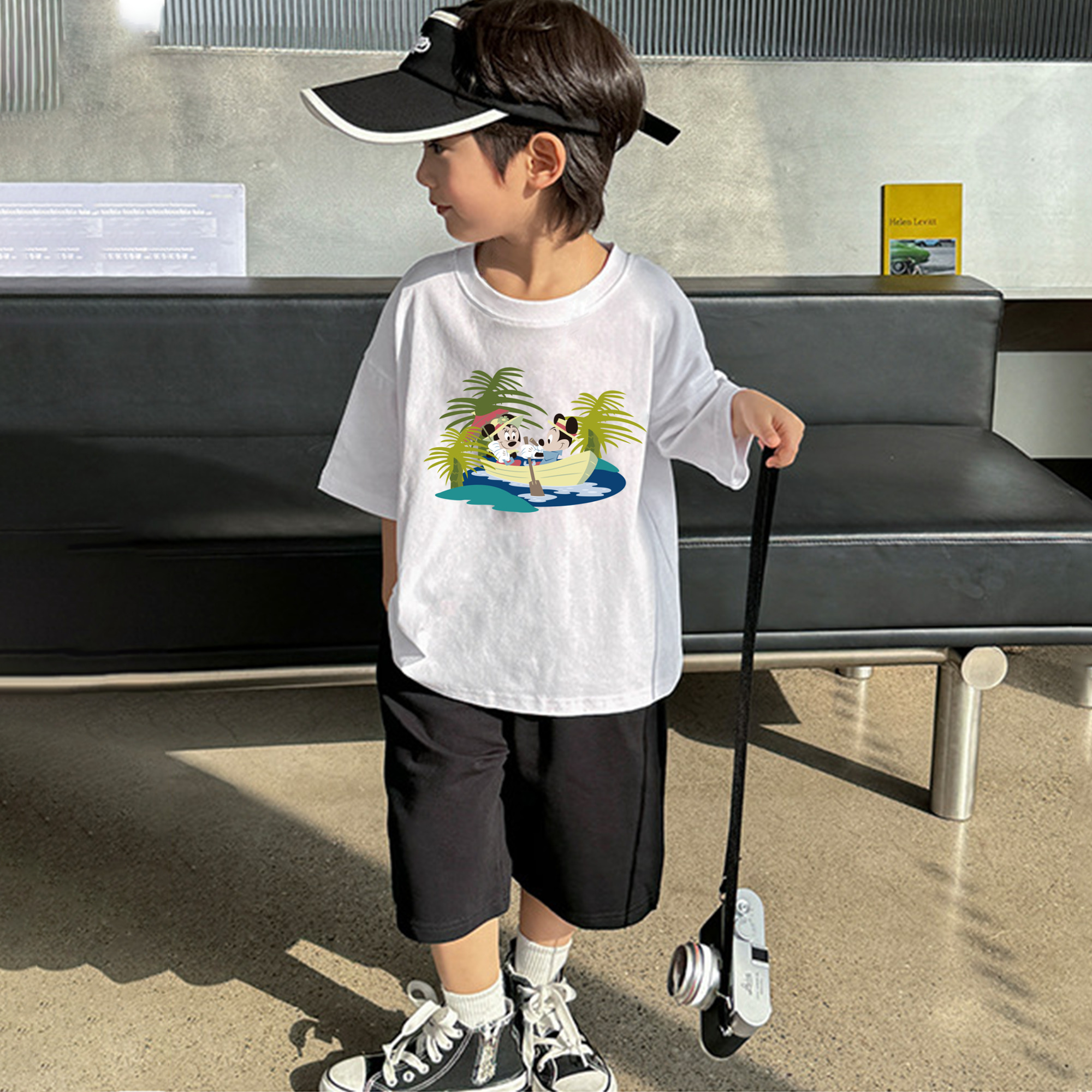 ミッキーマウス Mickey Mouse 綿100％キッズTシャツ（フロントプリント）