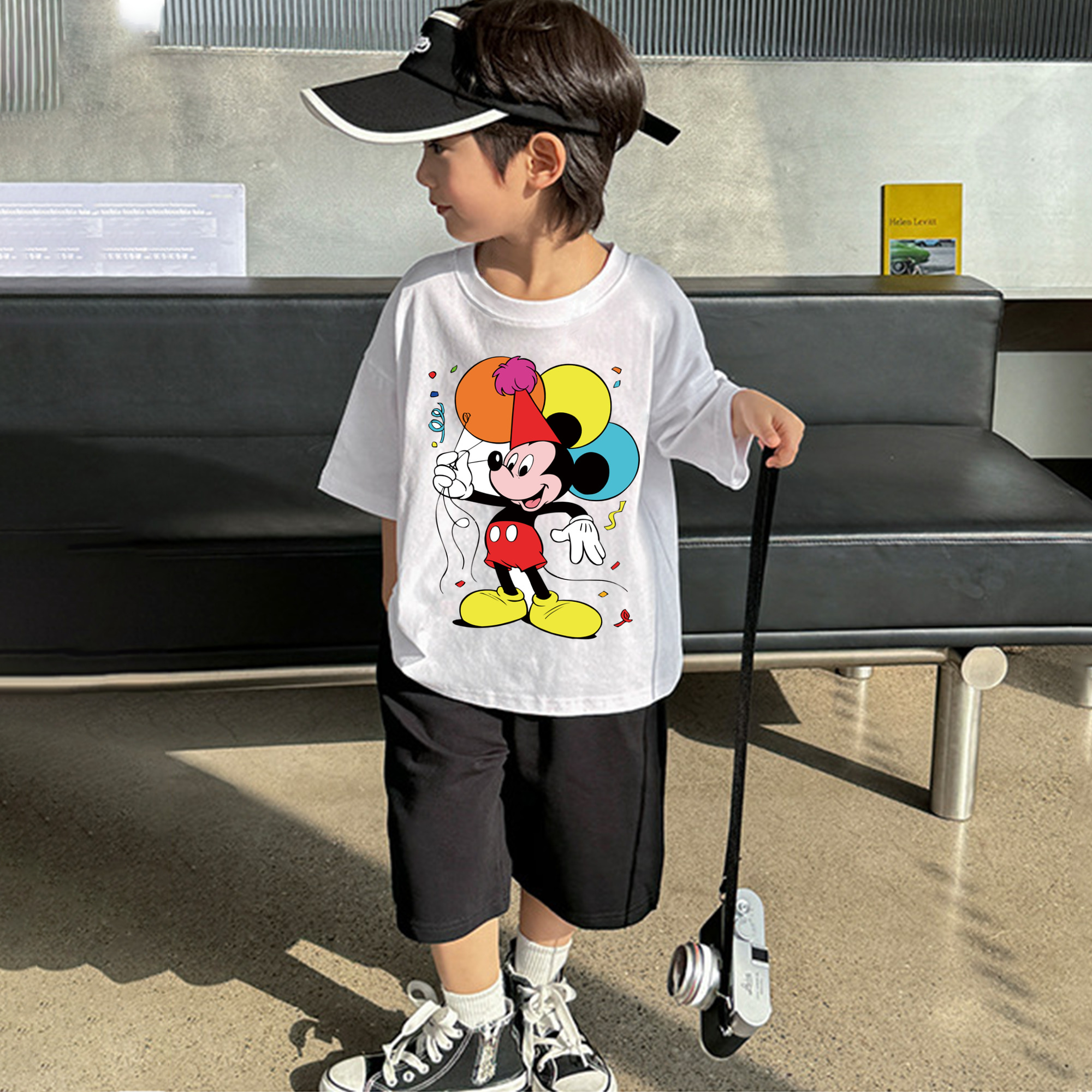 ミッキーマウス Mickey Mouse 綿100％キッズTシャツ（フロントプリント）