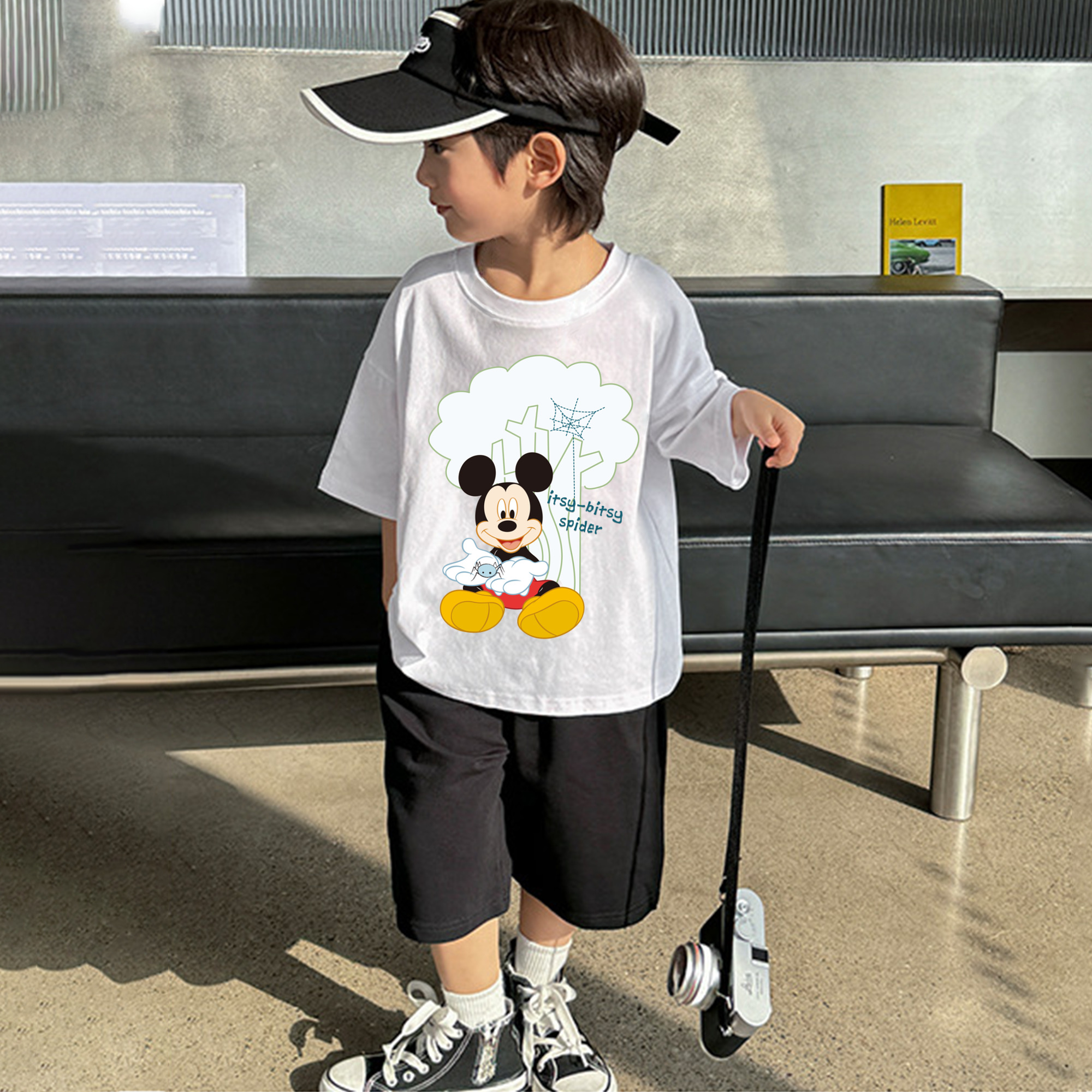 ミッキーマウス Mickey Mouse 綿100％キッズTシャツ（フロントプリント）