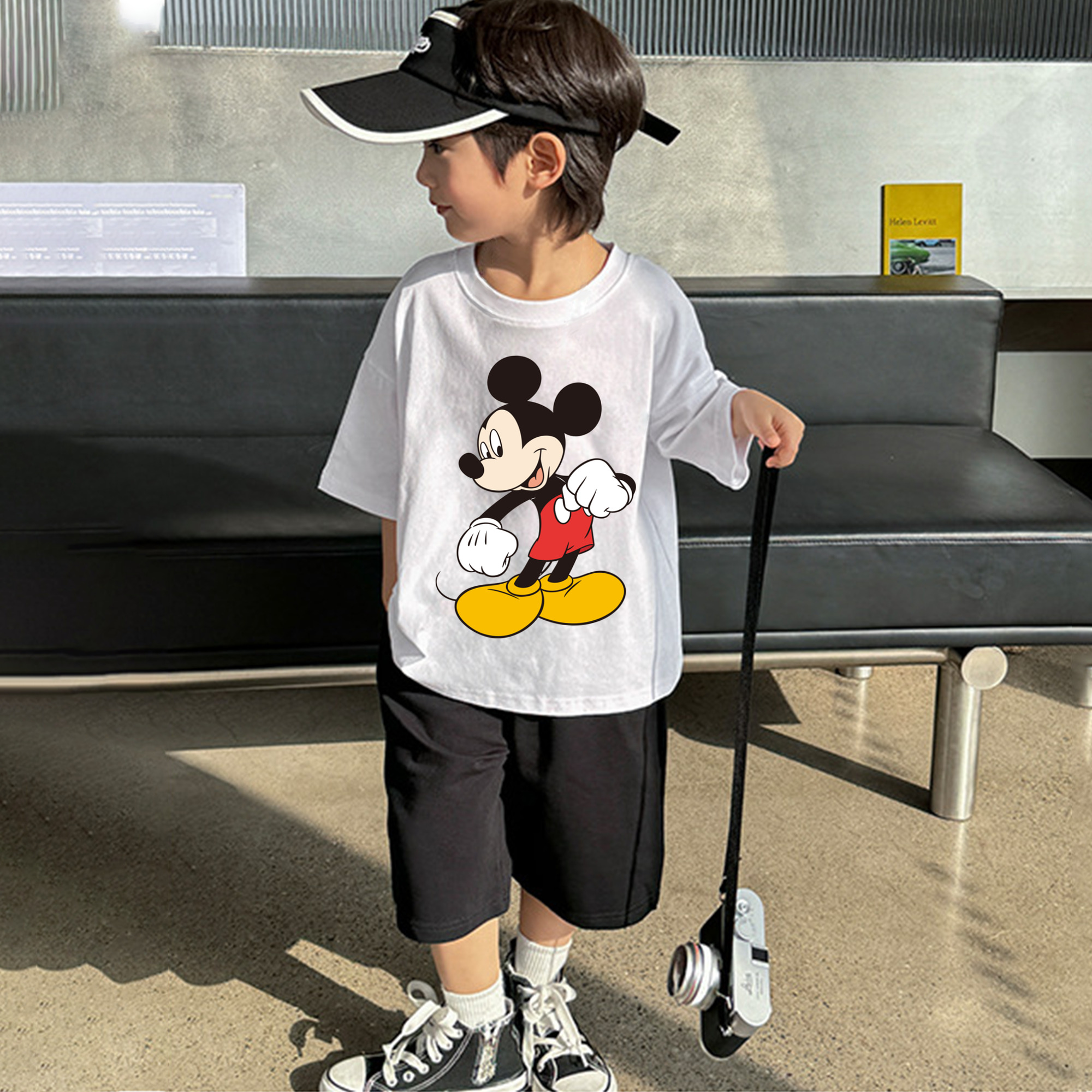 ミッキーマウス Mickey Mouse 綿100％キッズTシャツ（フロントプリント）