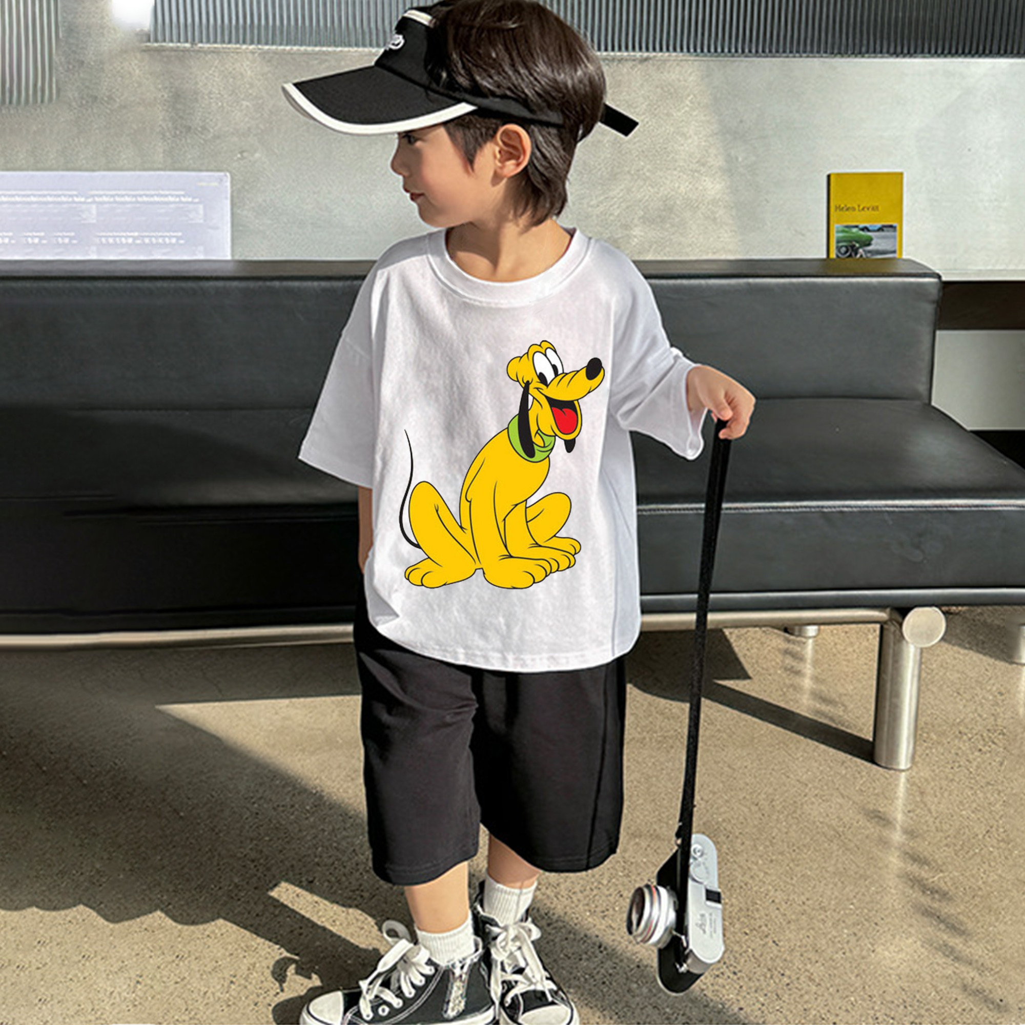 ミッキーマウス Mickey Mouse 綿100％キッズTシャツ（フロントプリント）