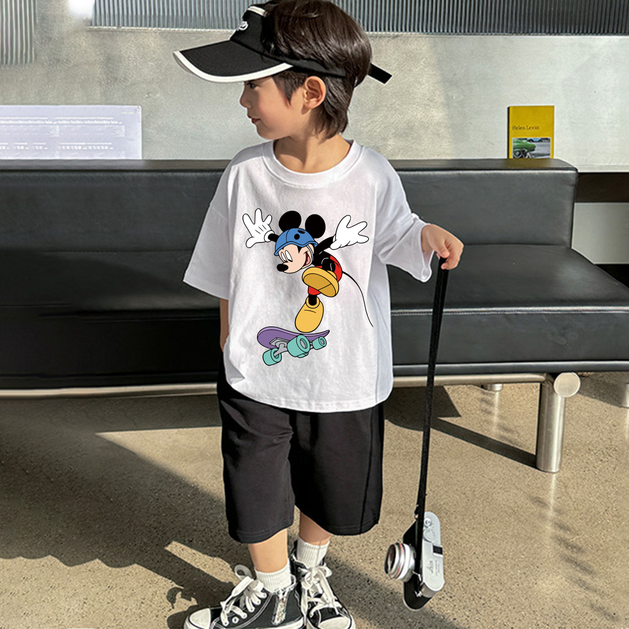 ミッキーマウス Mickey Mouse 綿100％キッズTシャツ（フロントプリント）