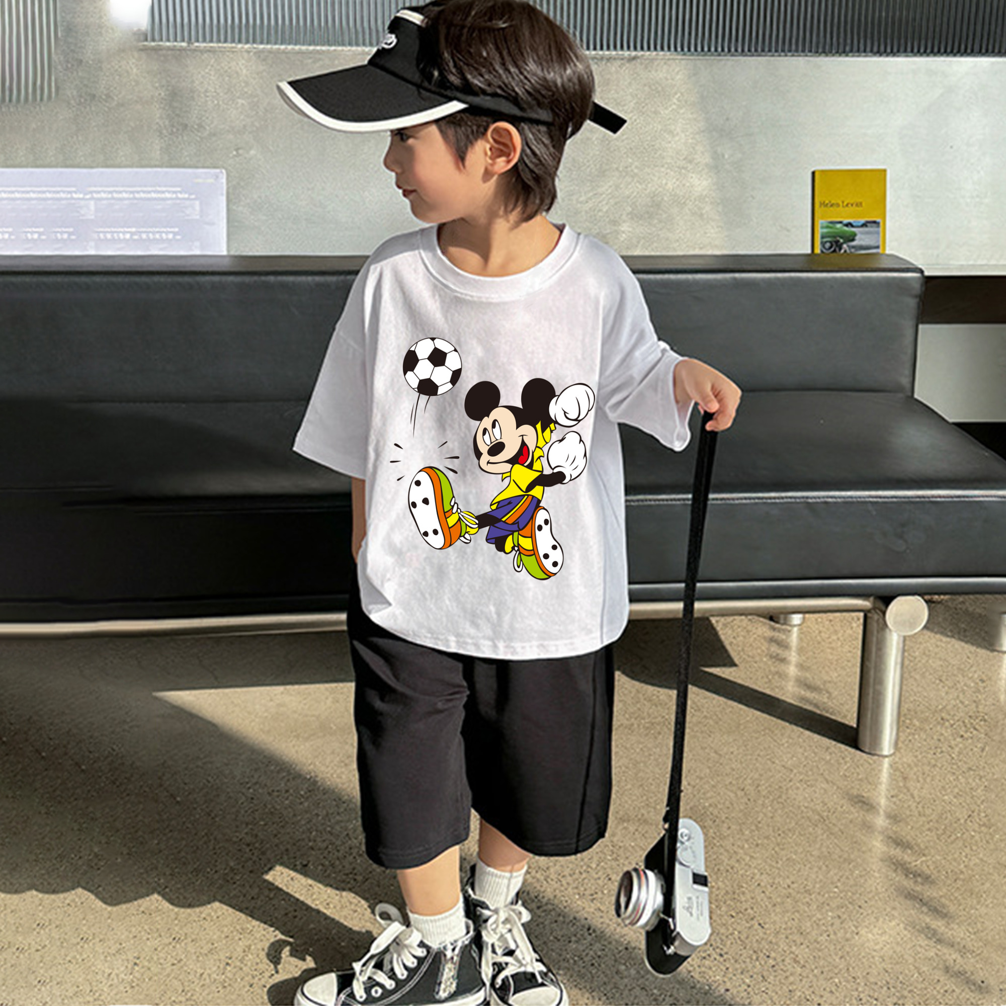 ミッキーマウス Mickey Mouse 綿100％キッズTシャツ（フロントプリント）