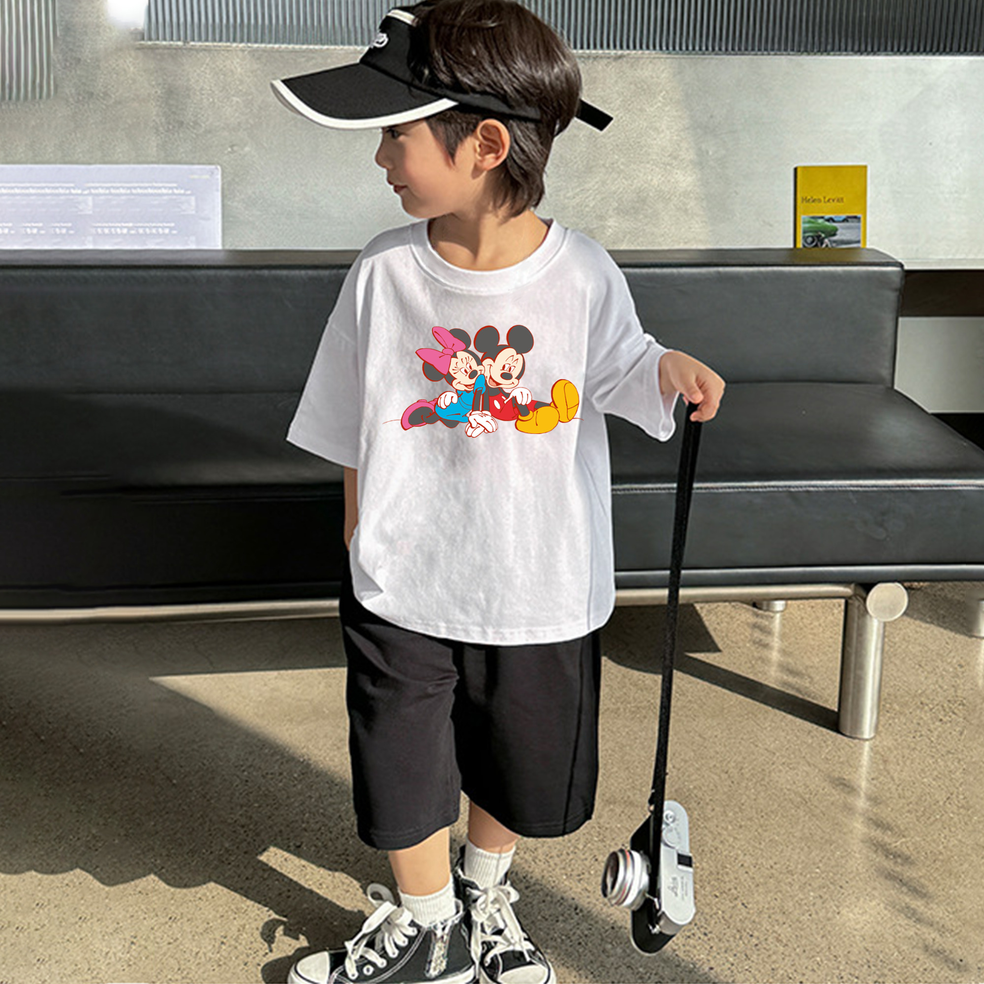 ミッキーマウス Mickey Mouse 綿100％キッズTシャツ（フロントプリント）