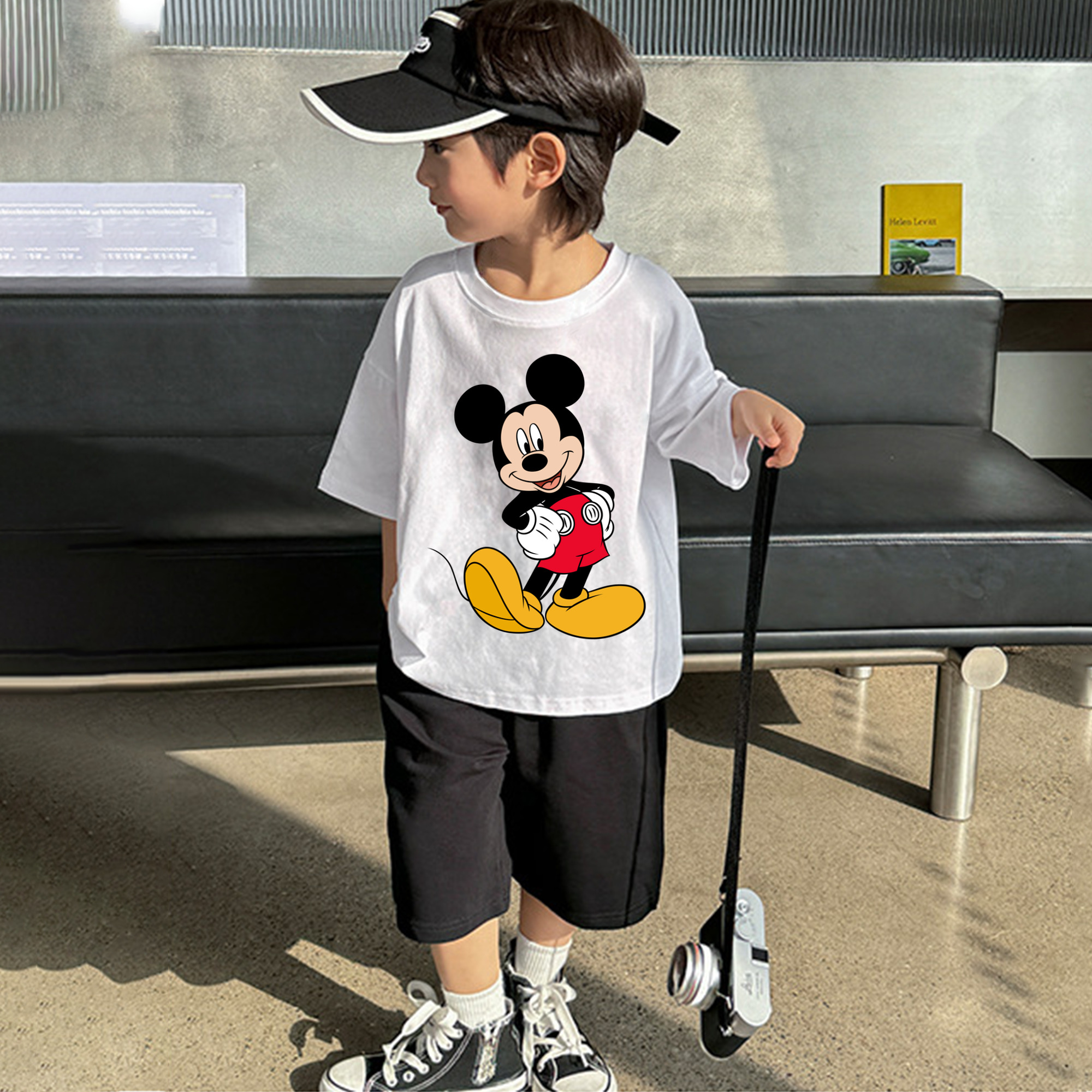 ミッキーマウス Mickey Mouse 綿100％キッズTシャツ（フロントプリント）