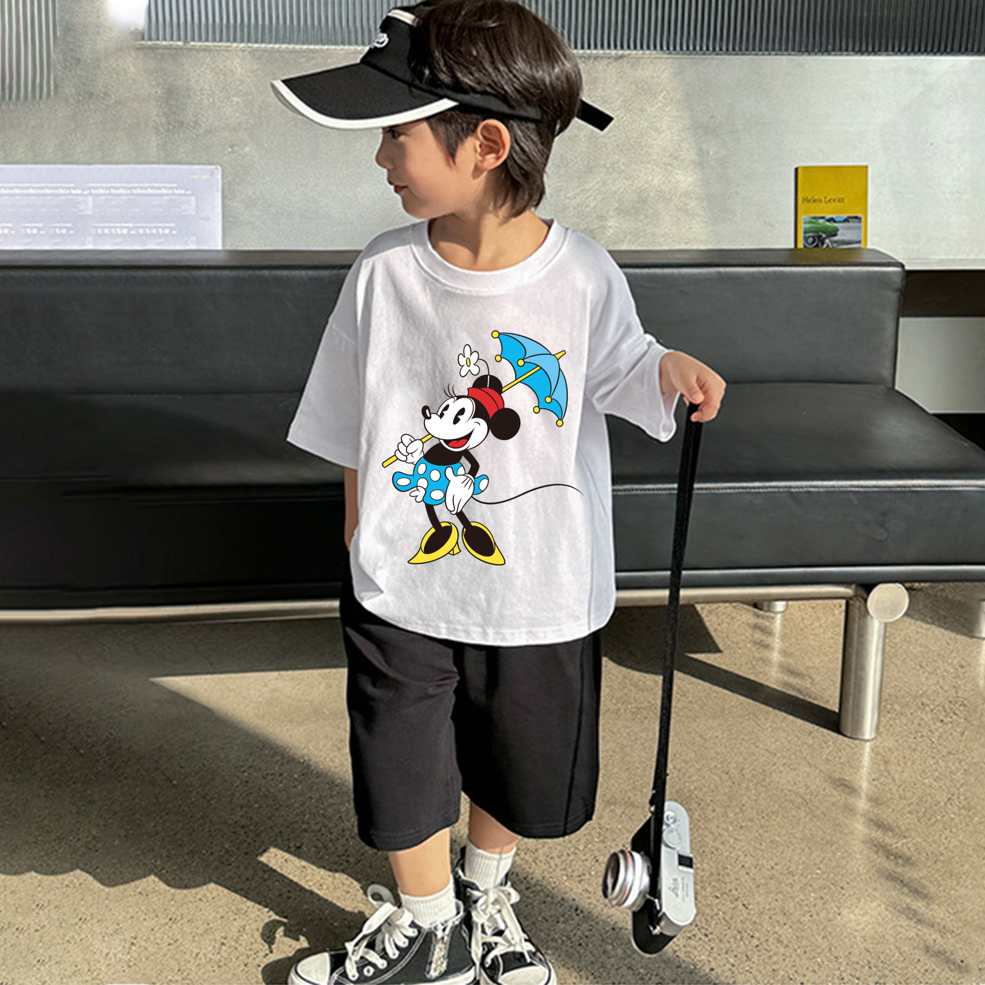 ミッキーマウス Mickey Mouse 綿100％キッズTシャツ（フロントプリント）