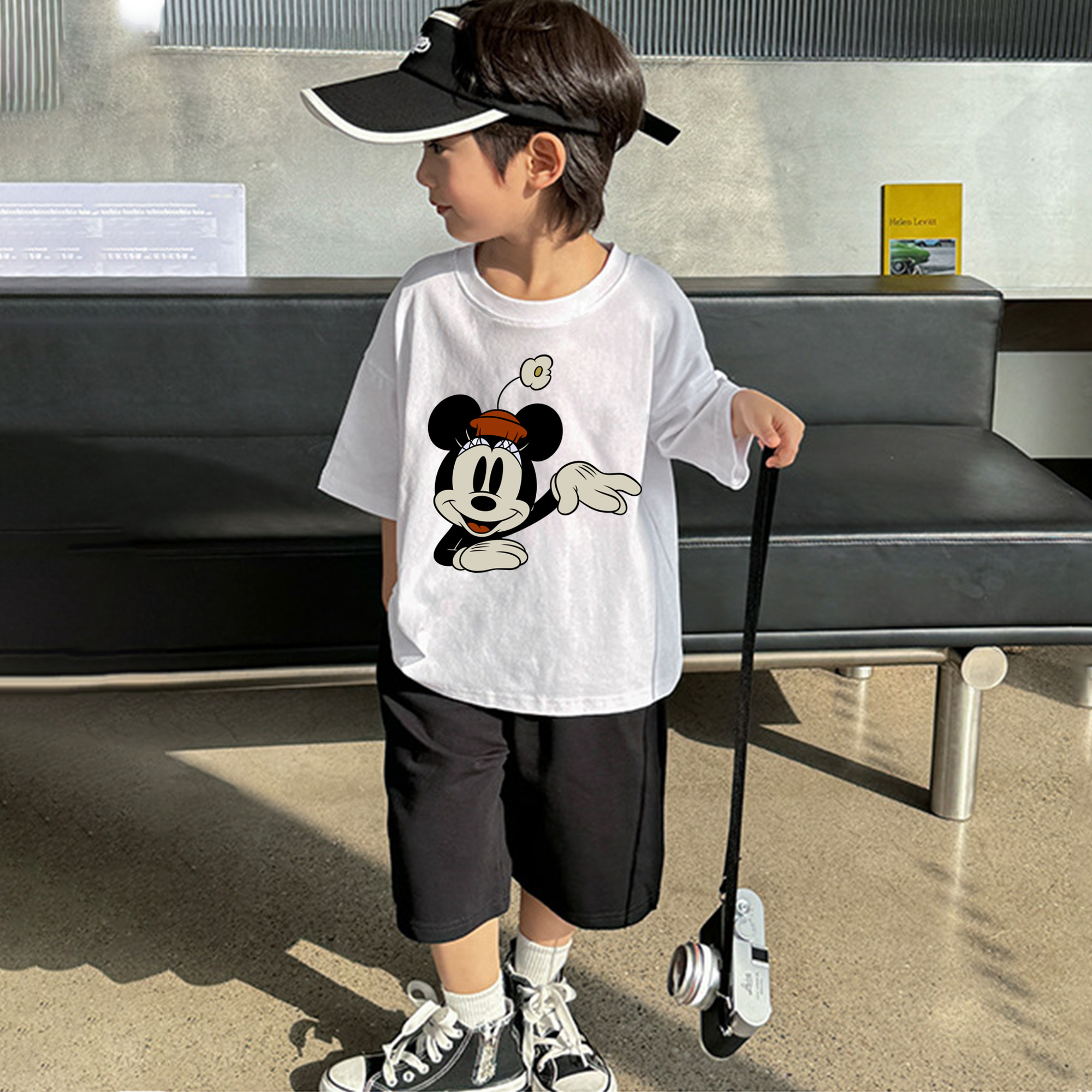 ミッキーマウス Mickey Mouse 綿100％キッズTシャツ（フロントプリント）