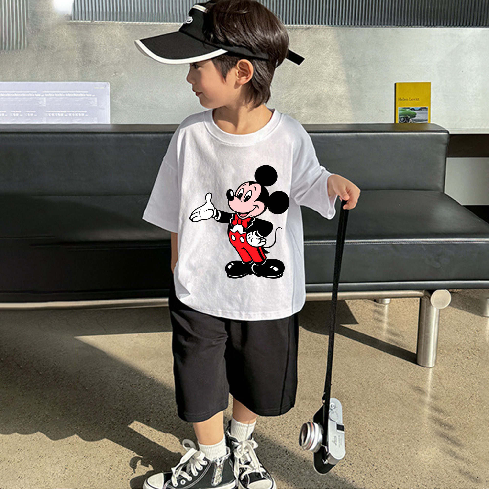 ミッキーマウス Mickey Mouse 綿100％キッズTシャツ（フロントプリント）