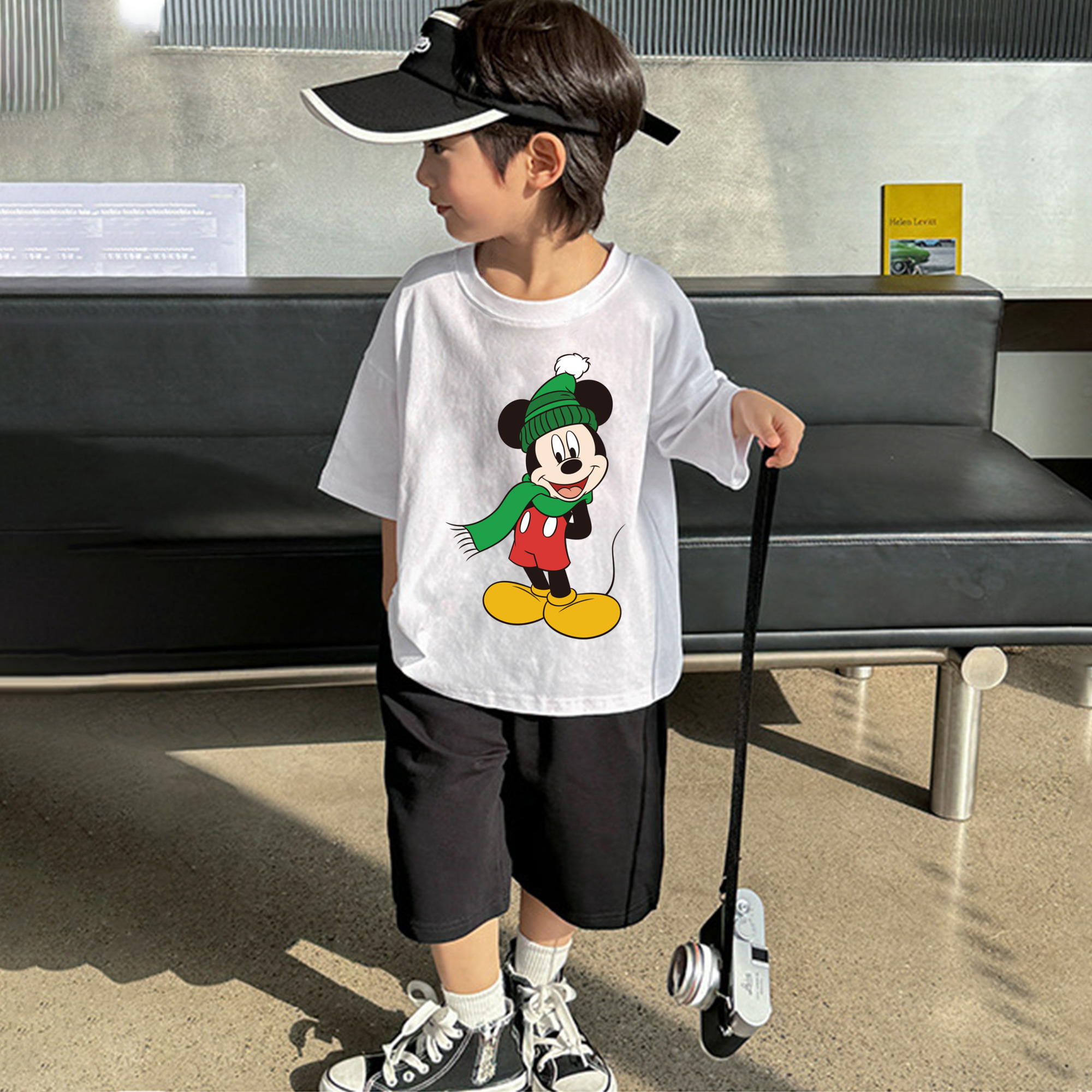 ミッキーマウス Mickey Mouse 綿100％キッズTシャツ（フロントプリント）