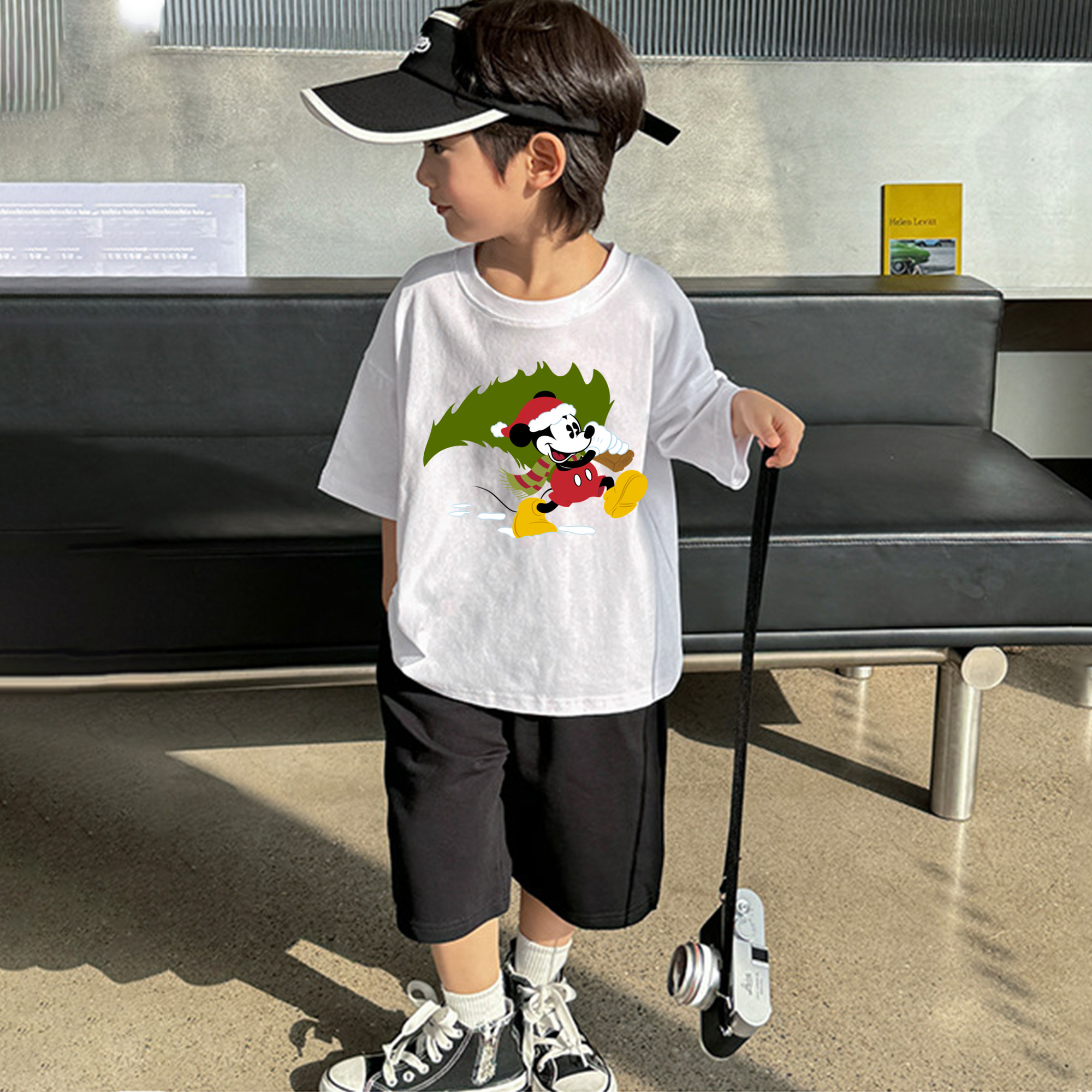 ミッキーマウス Mickey Mouse 綿100％キッズTシャツ（フロントプリント）