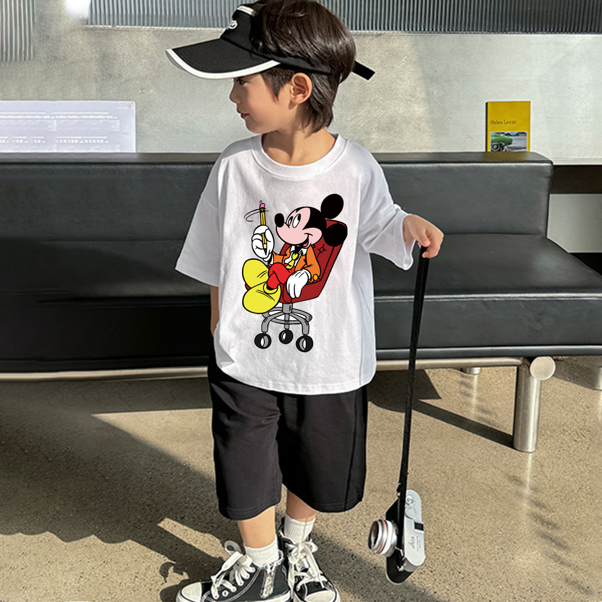 ミッキーマウス Mickey Mouse 綿100％キッズTシャツ（フロントプリント）