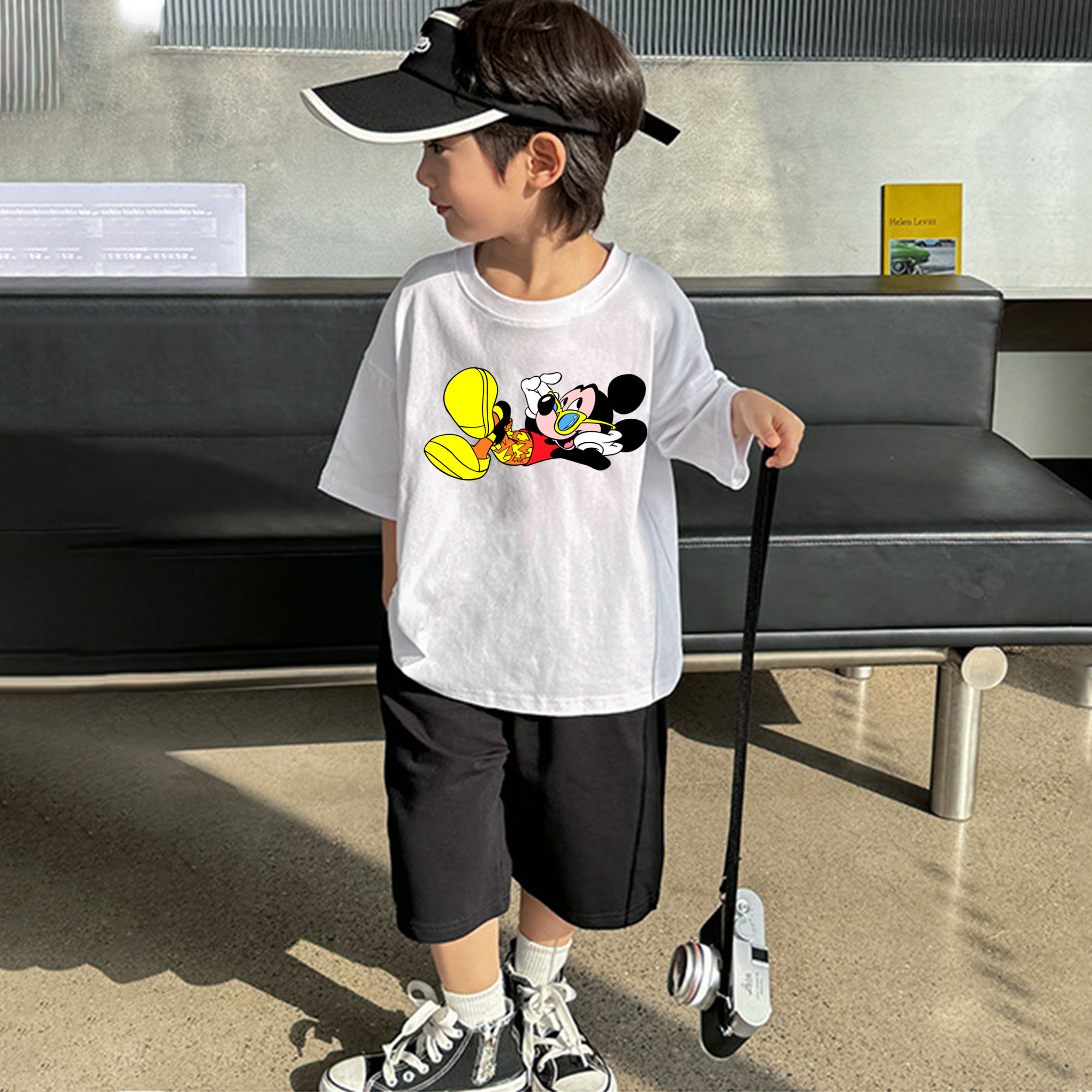 ミッキーマウス Mickey Mouse 綿100％キッズTシャツ（フロントプリント）