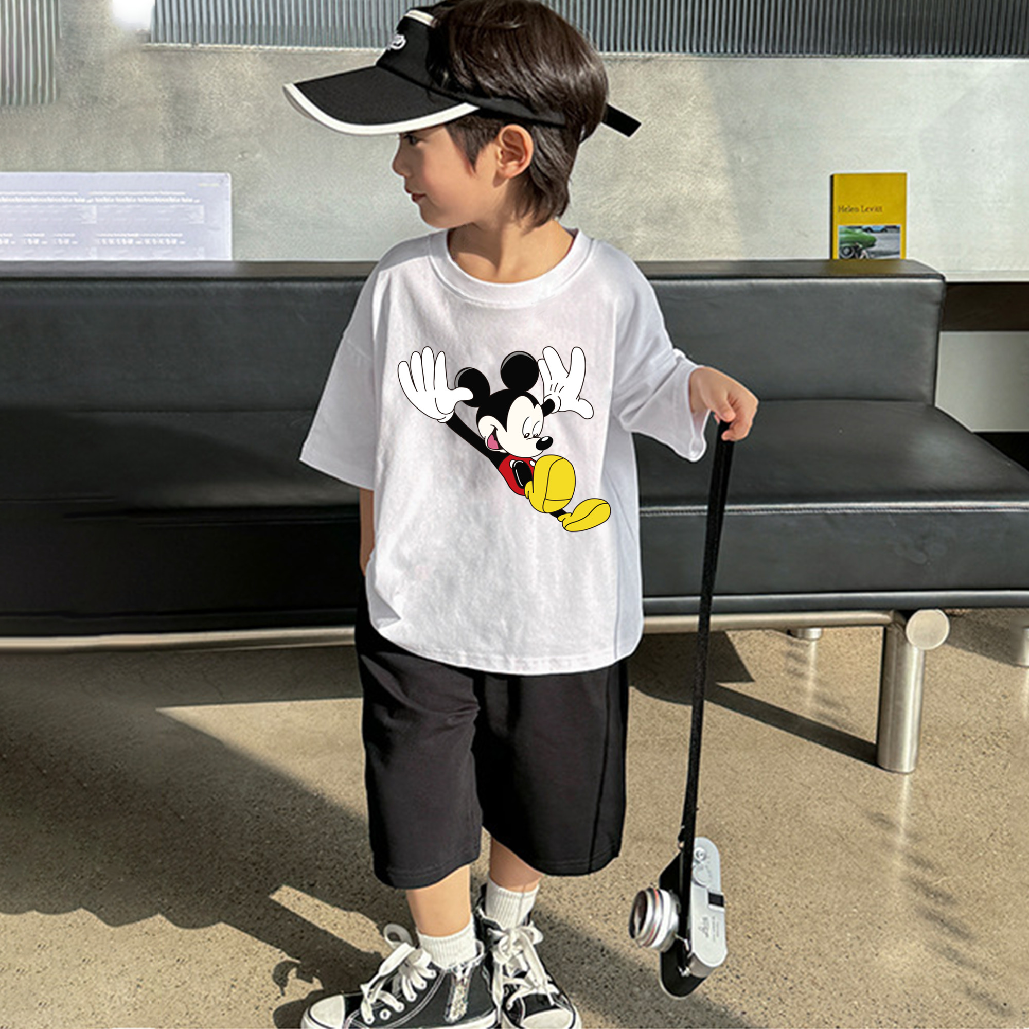 ミッキーマウス Mickey Mouse 綿100％キッズTシャツ（フロントプリント）