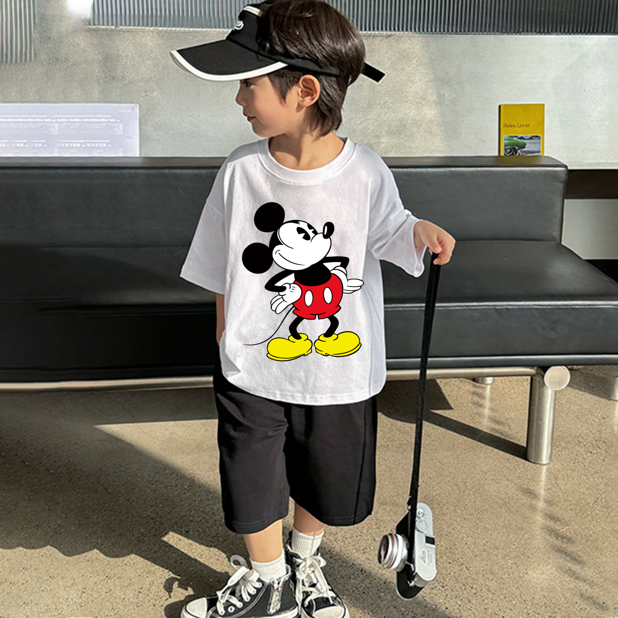 ミッキーマウス Mickey Mouse 綿100％キッズTシャツ（フロントプリント）