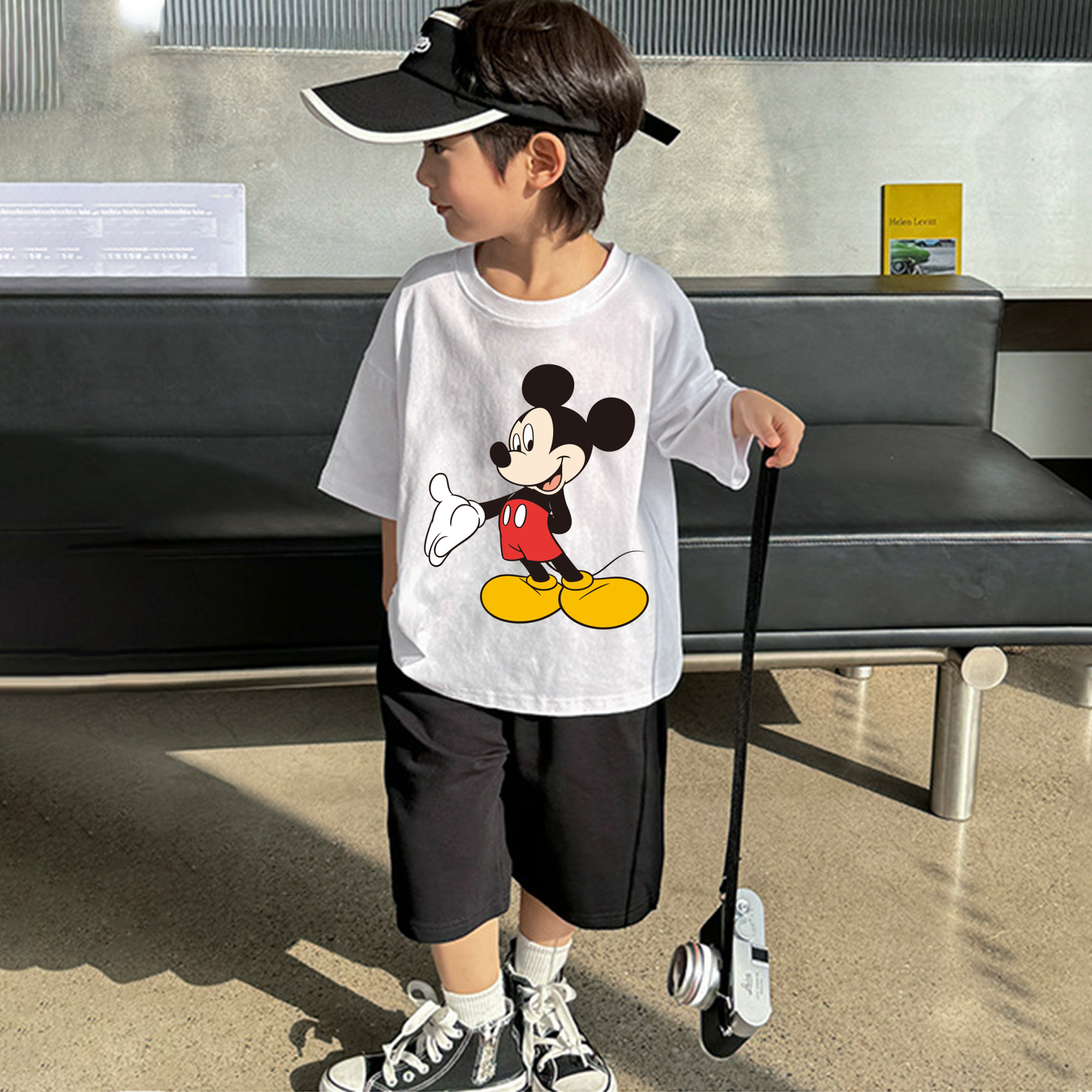 ミッキーマウス Mickey Mouse 綿100％キッズTシャツ（フロントプリント）