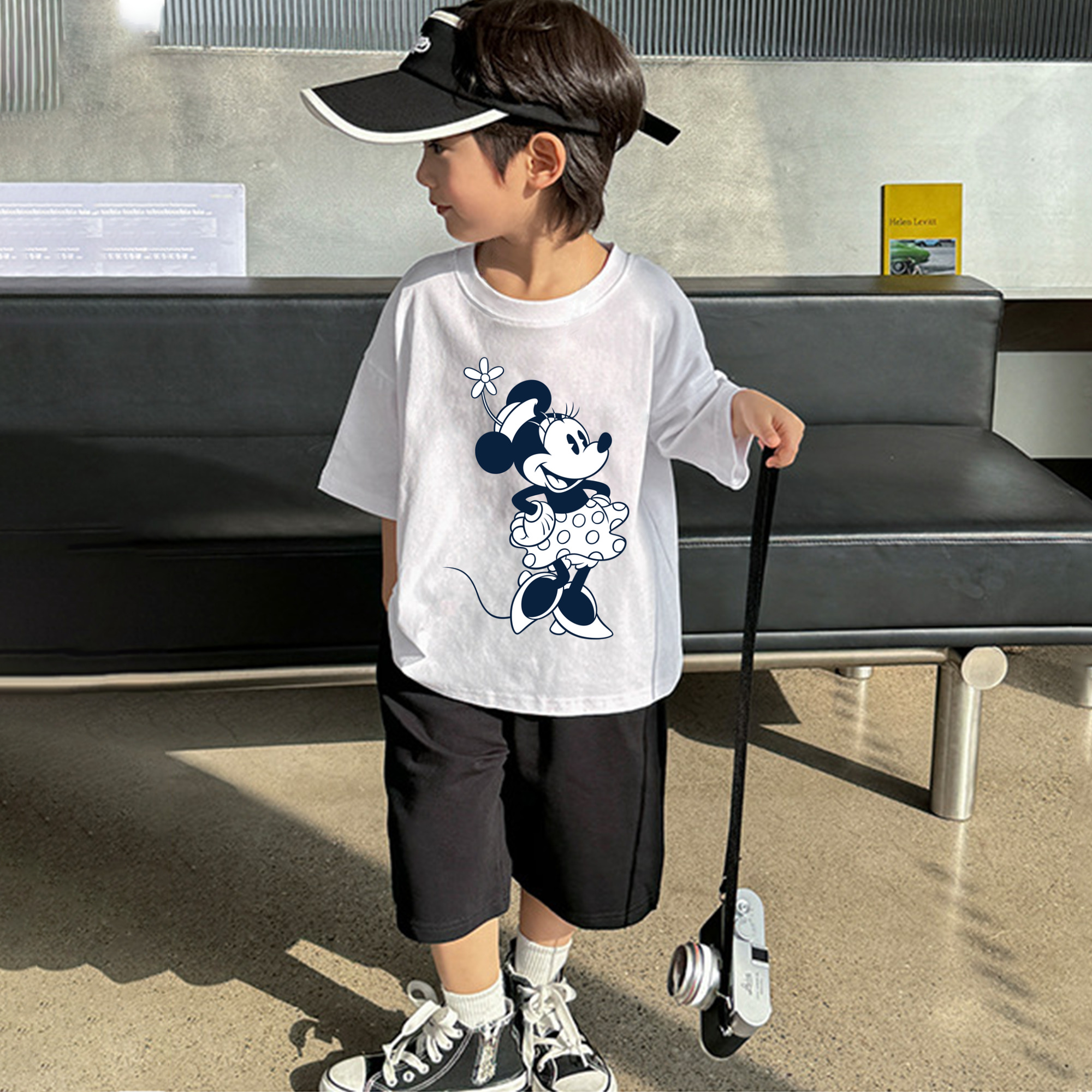 ミッキーマウス Mickey Mouse 綿100％キッズTシャツ（フロントプリント）