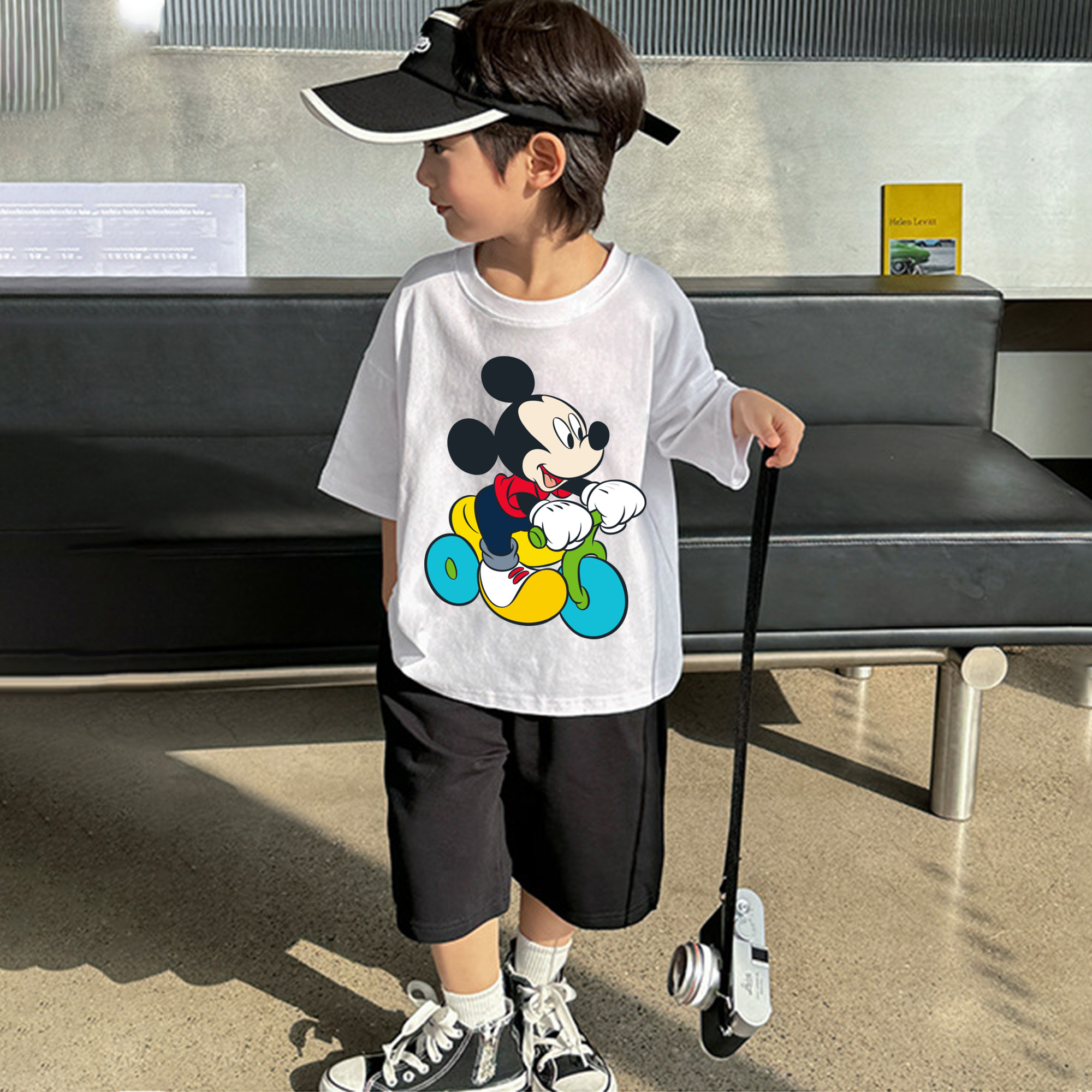 ミッキーマウス Mickey Mouse 綿100％キッズTシャツ（フロントプリント）