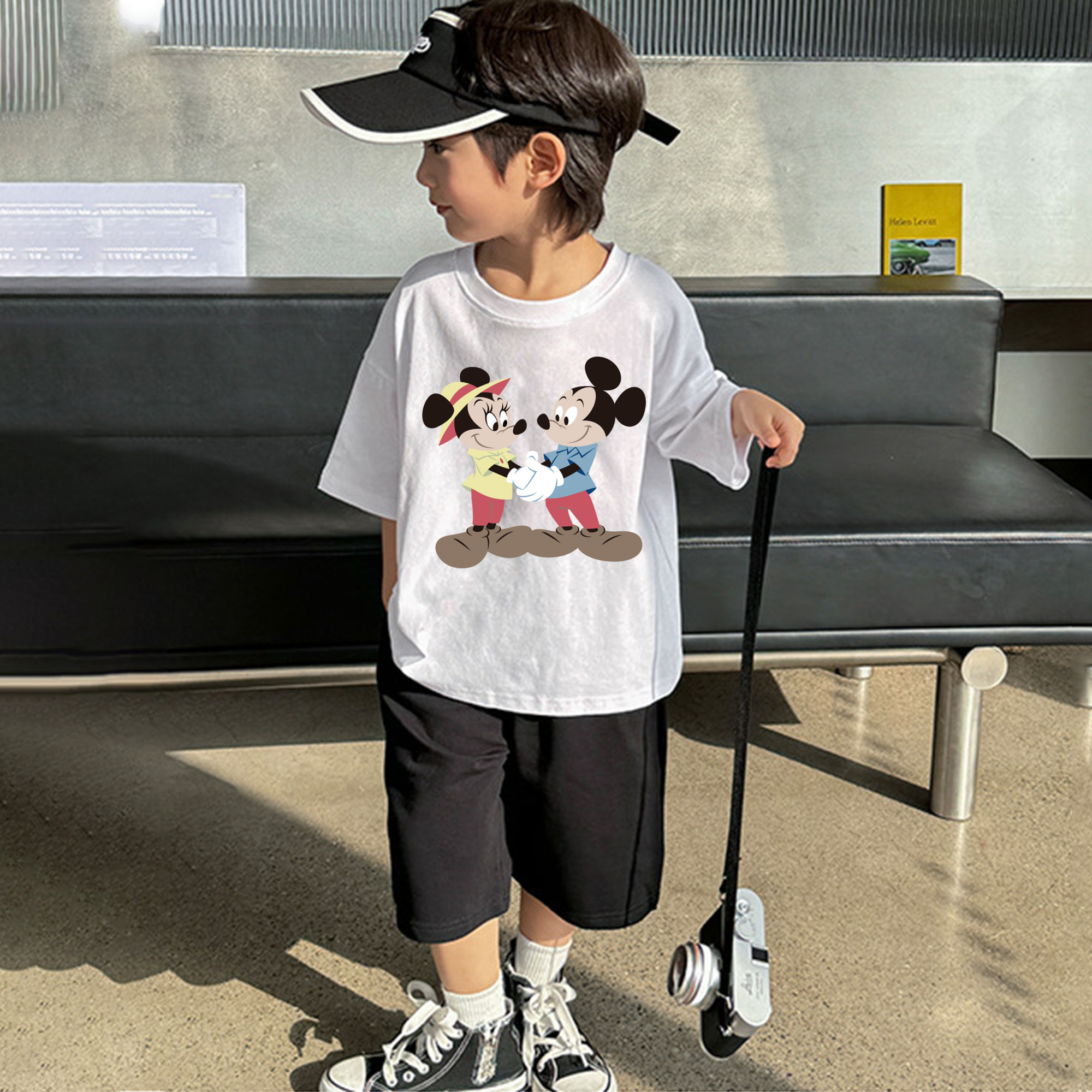 ミッキーマウス Mickey Mouse 綿100％キッズTシャツ（フロントプリント）